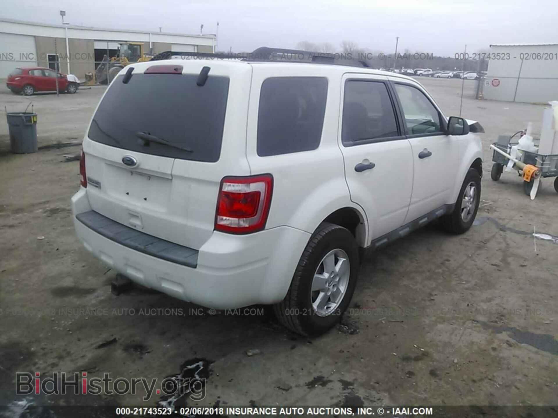 2011 Ford Escape - VIN: 1FMCU0D72BKA21556 - Photo 4