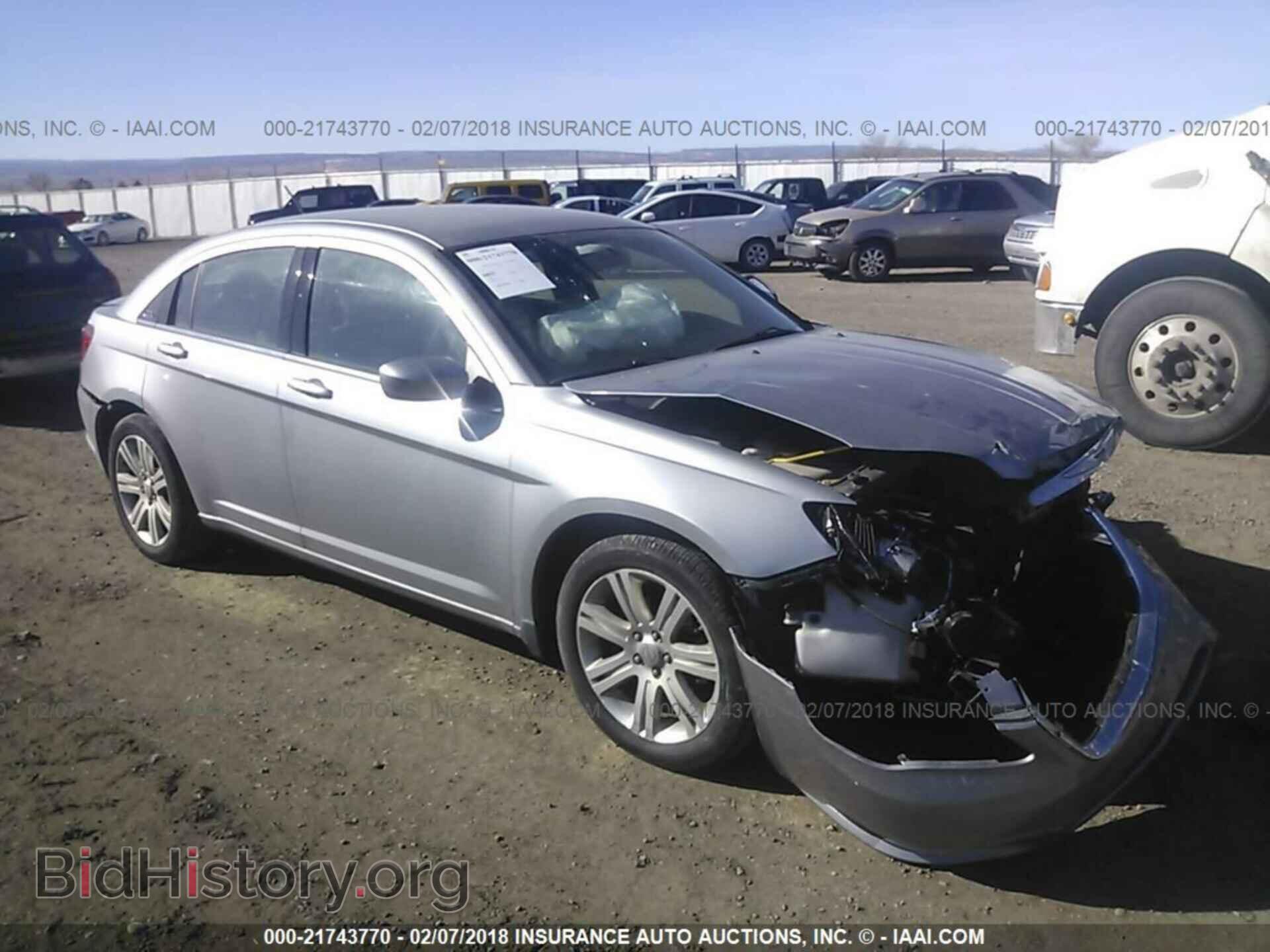 Photo 1C3CCBAB2DN660330 - Chrysler 200 2013