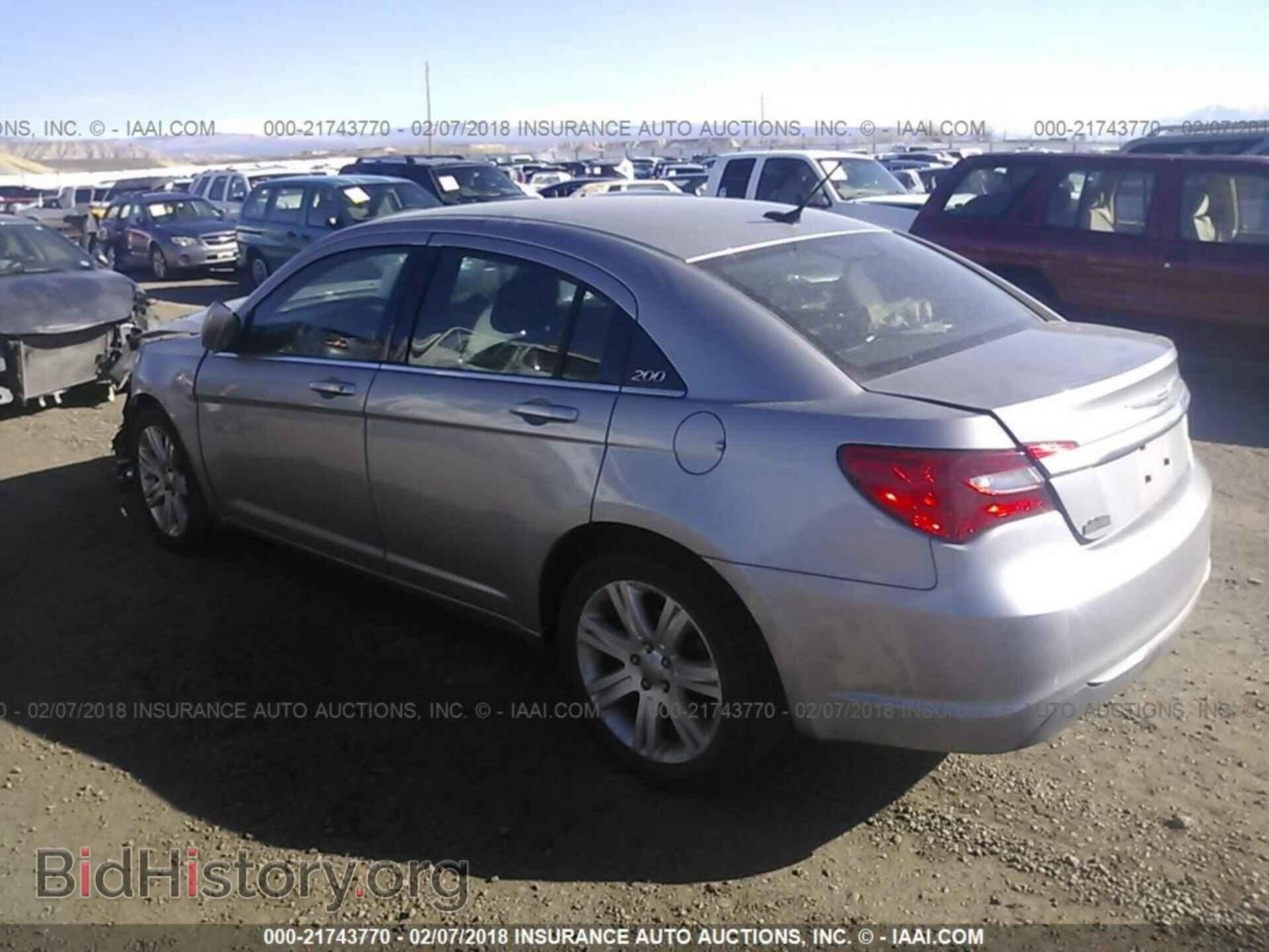 2013 Chrysler 200 - VIN: 1C3CCBAB2DN660330 - Photo 3