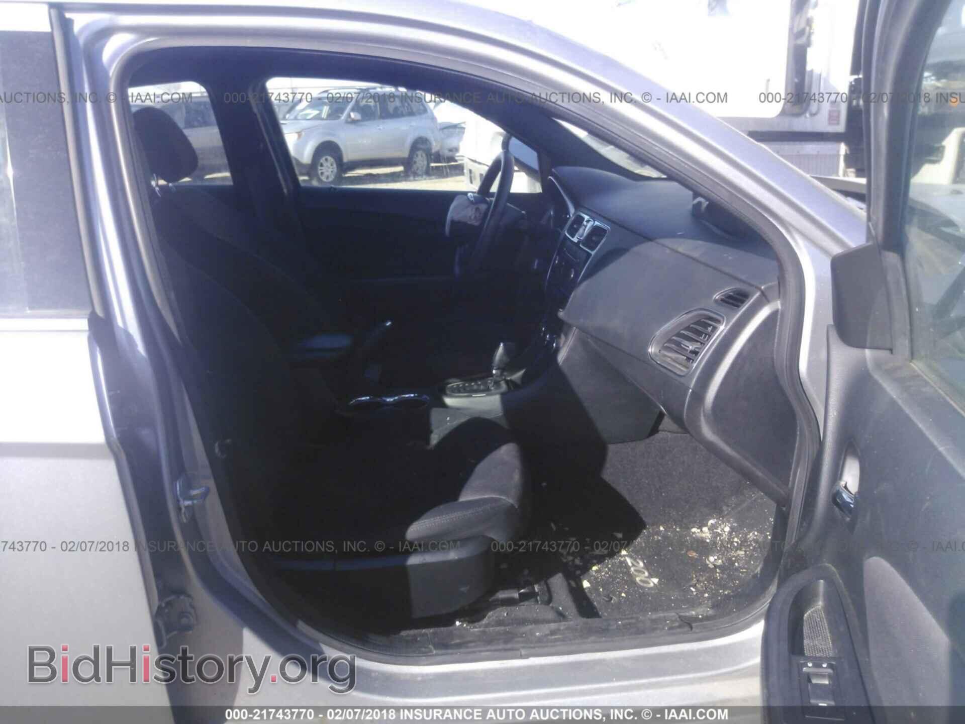 2013 Chrysler 200 - VIN: 1C3CCBAB2DN660330 - Photo 5
