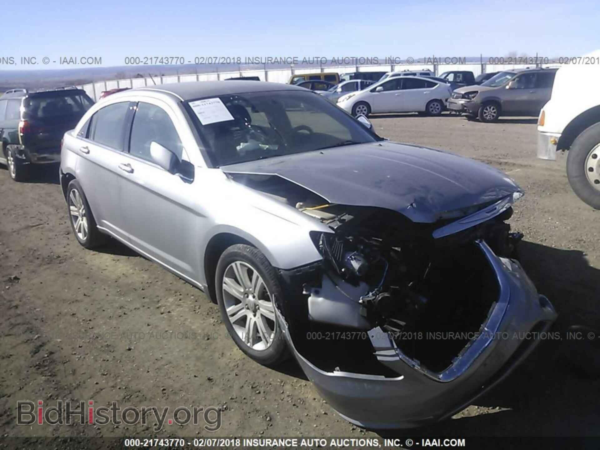 2013 Chrysler 200 - VIN: 1C3CCBAB2DN660330 - Photo 6