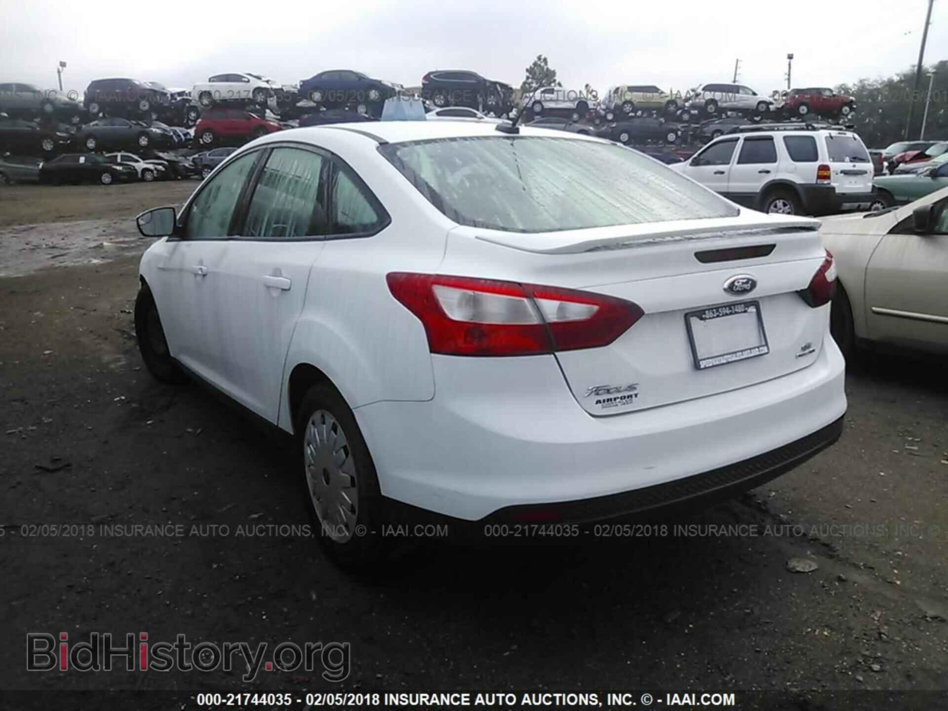 2013 Ford Focus - VIN: 1FADP3F21DL206462 - Photo 3