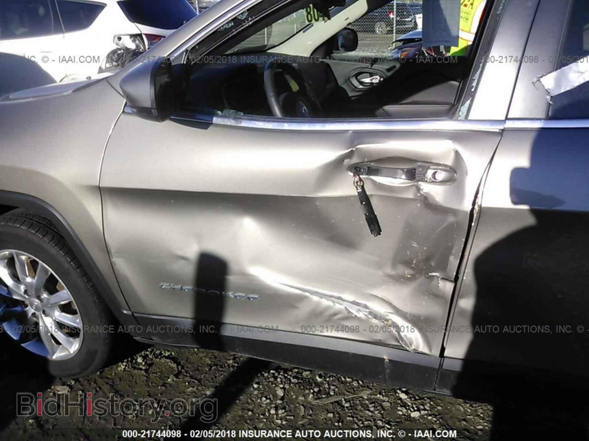 2017 Jeep Cherokee - VIN: 1C4PJMDS1HW545664 - Photo 6