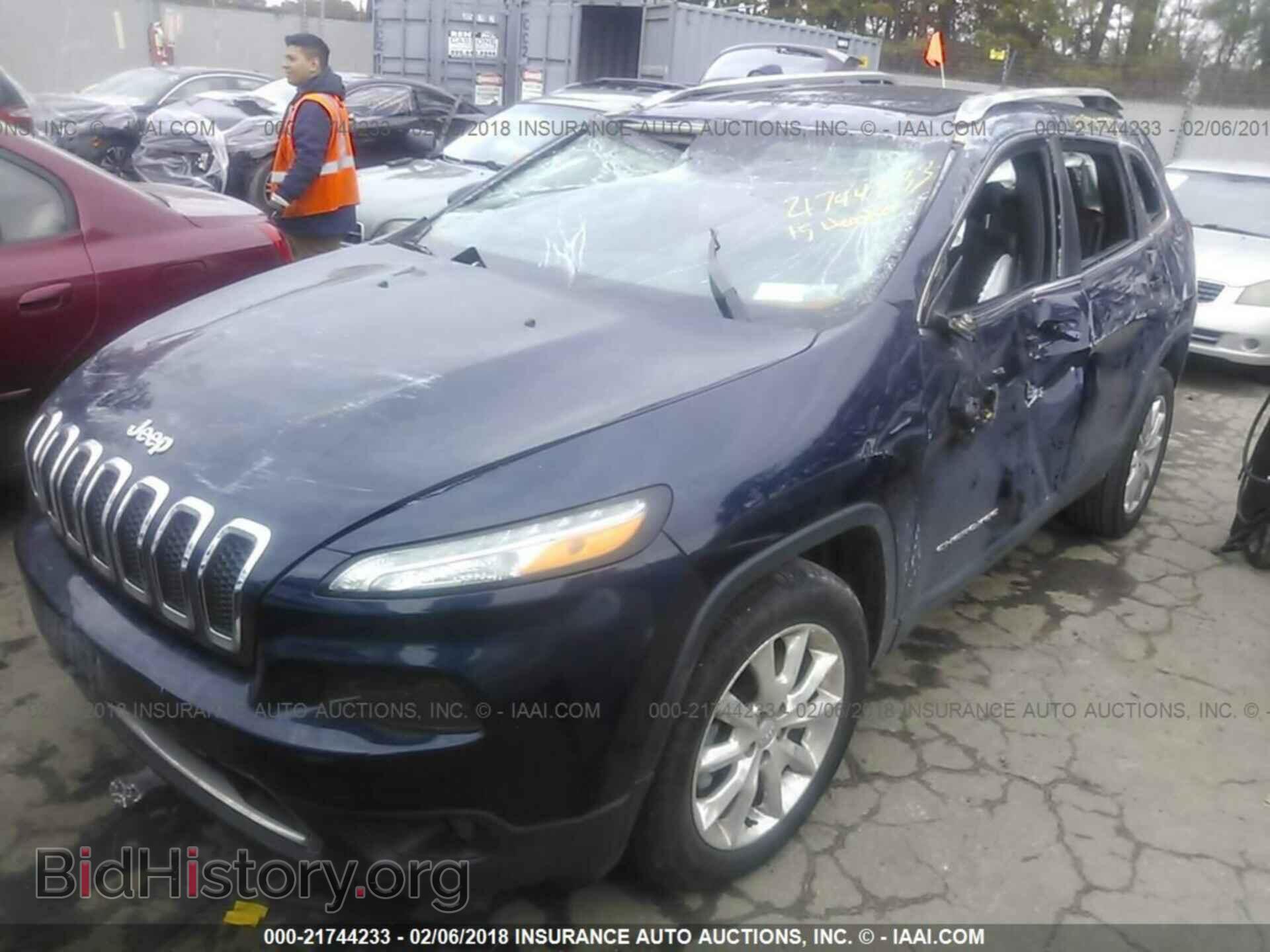 2015 Jeep Cherokee - VIN: 1C4PJMDB4FW703220 - Photo 2