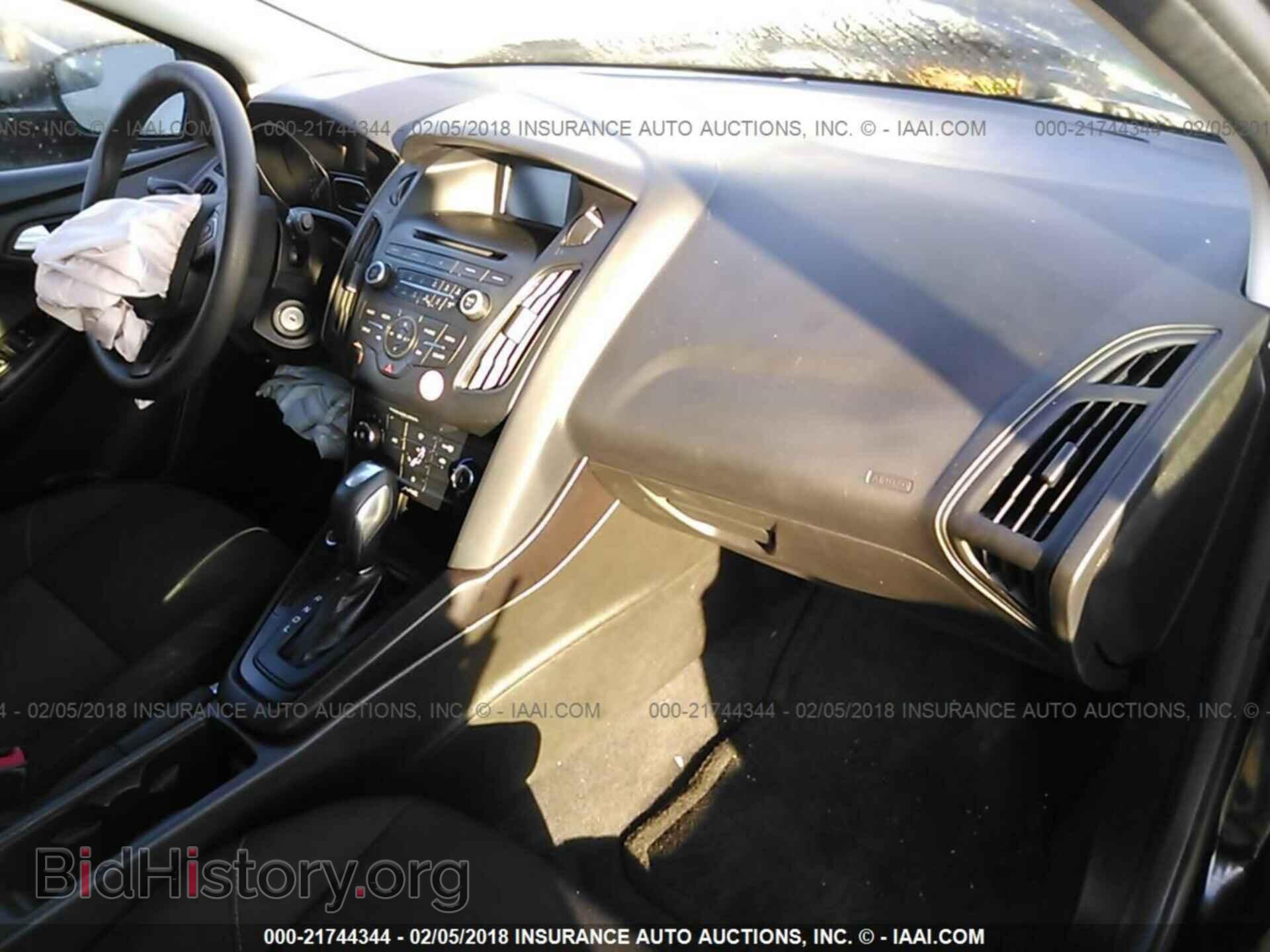 2016 Ford Focus - VIN: 1FADP3K26GL364113 - Photo 5