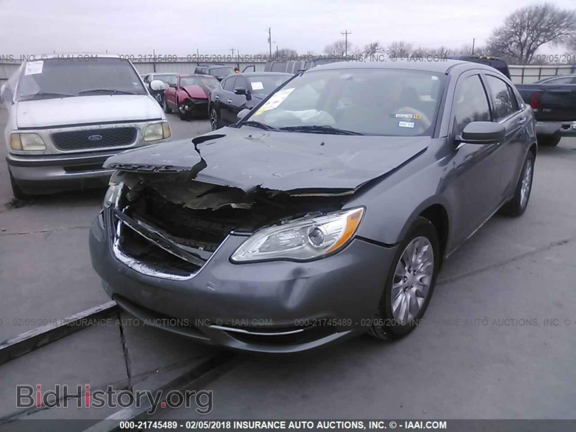2012 Chrysler 200 - VIN: 1C3CCBAB3CN173832 - Фото 2