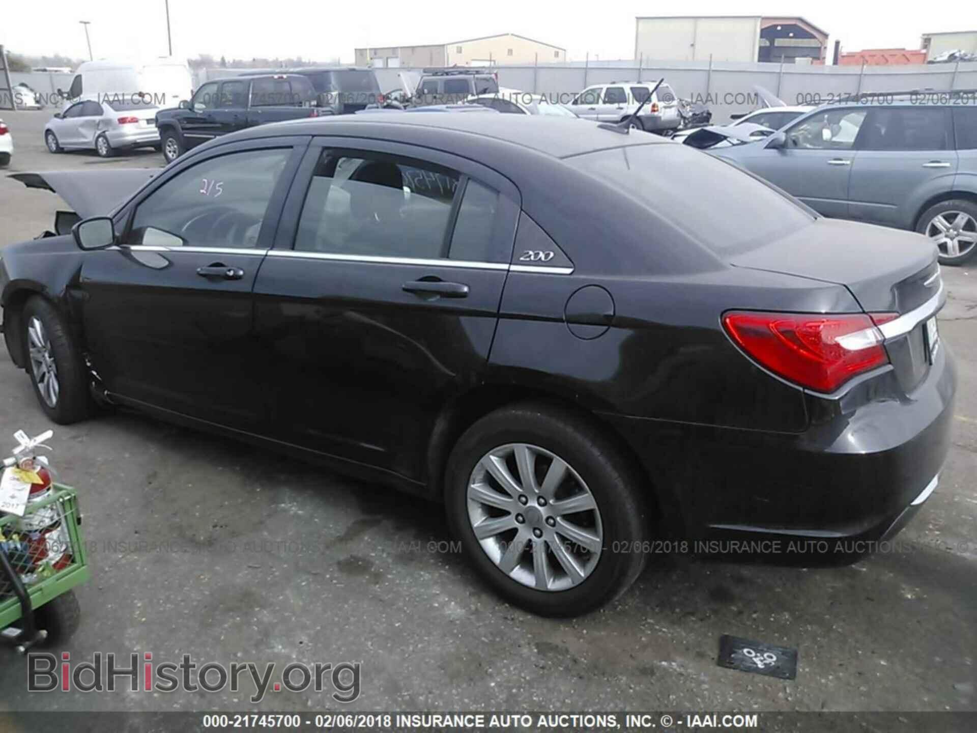 2013 Chrysler 200 - VIN: 1C3CCBBB1DN764600 - Фото 3