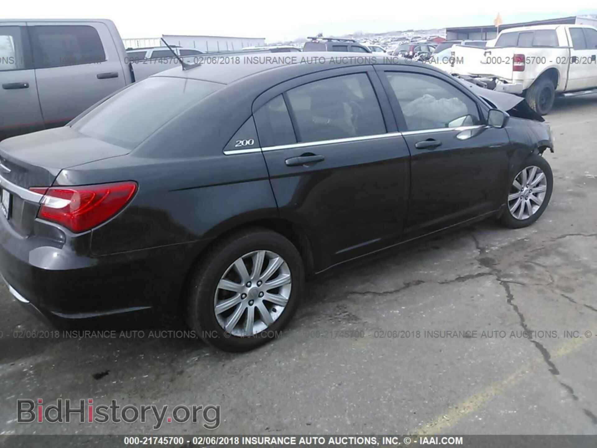 2013 Chrysler 200 - VIN: 1C3CCBBB1DN764600 - Фото 4