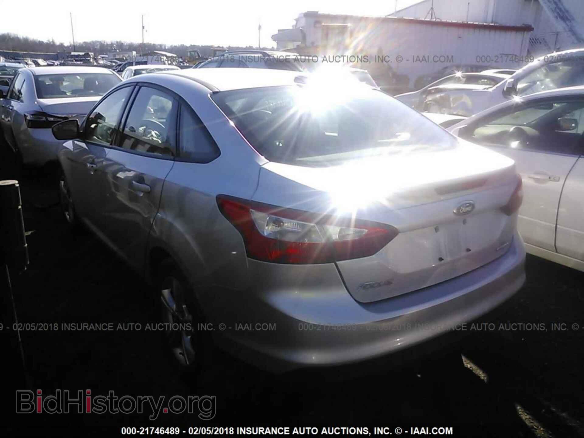 2013 Ford Focus - VIN: 1FADP3F25DL208036 - Photo 3