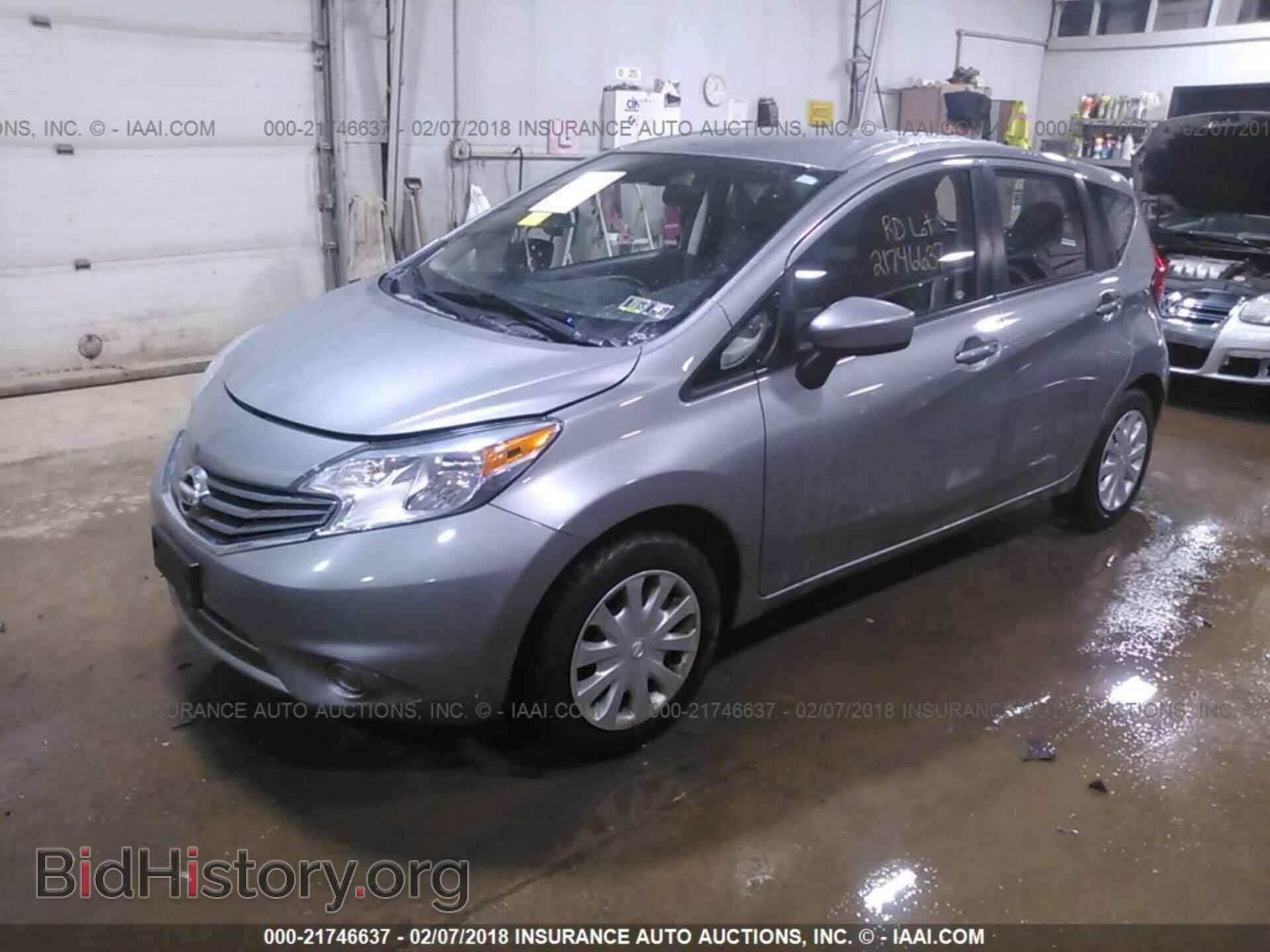 2015 Nissan Versa note - VIN: 3N1CE2CP3FL374975 - Фото 2