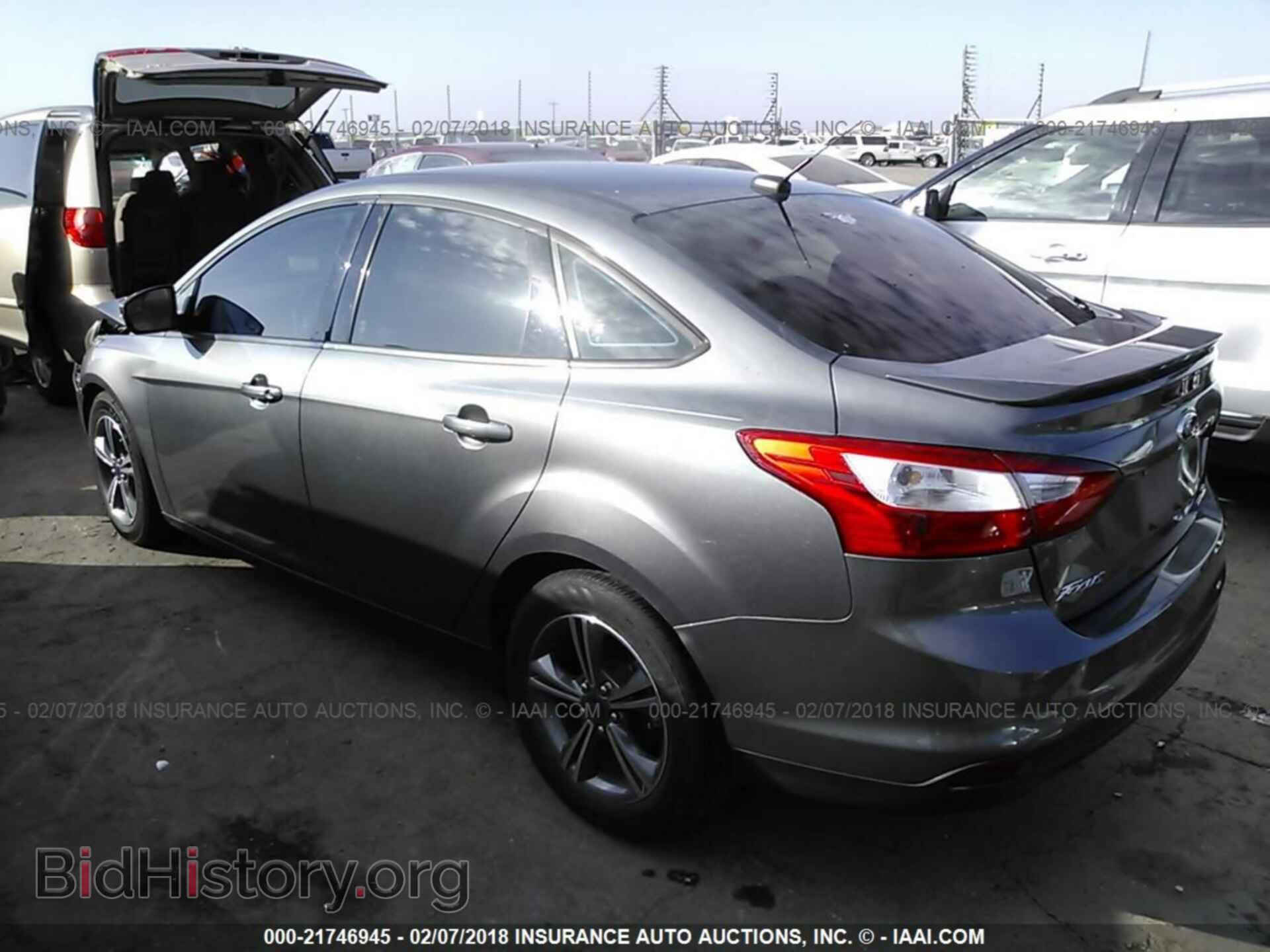 2014 Ford Focus - VIN: 1FADP3F25EL293686 - Photo 3