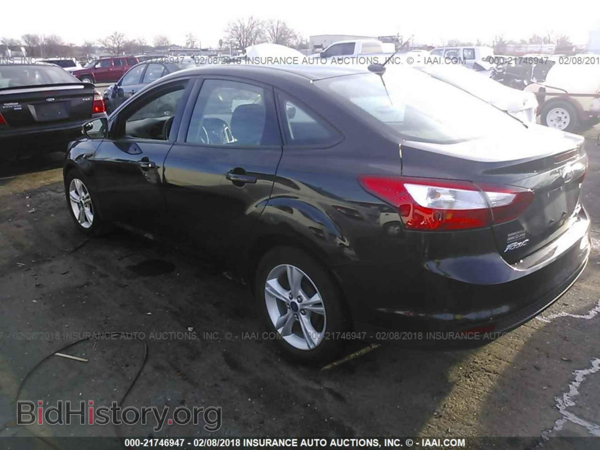 2014 Ford Focus - VIN: 1FADP3F23EL457825 - Photo 3