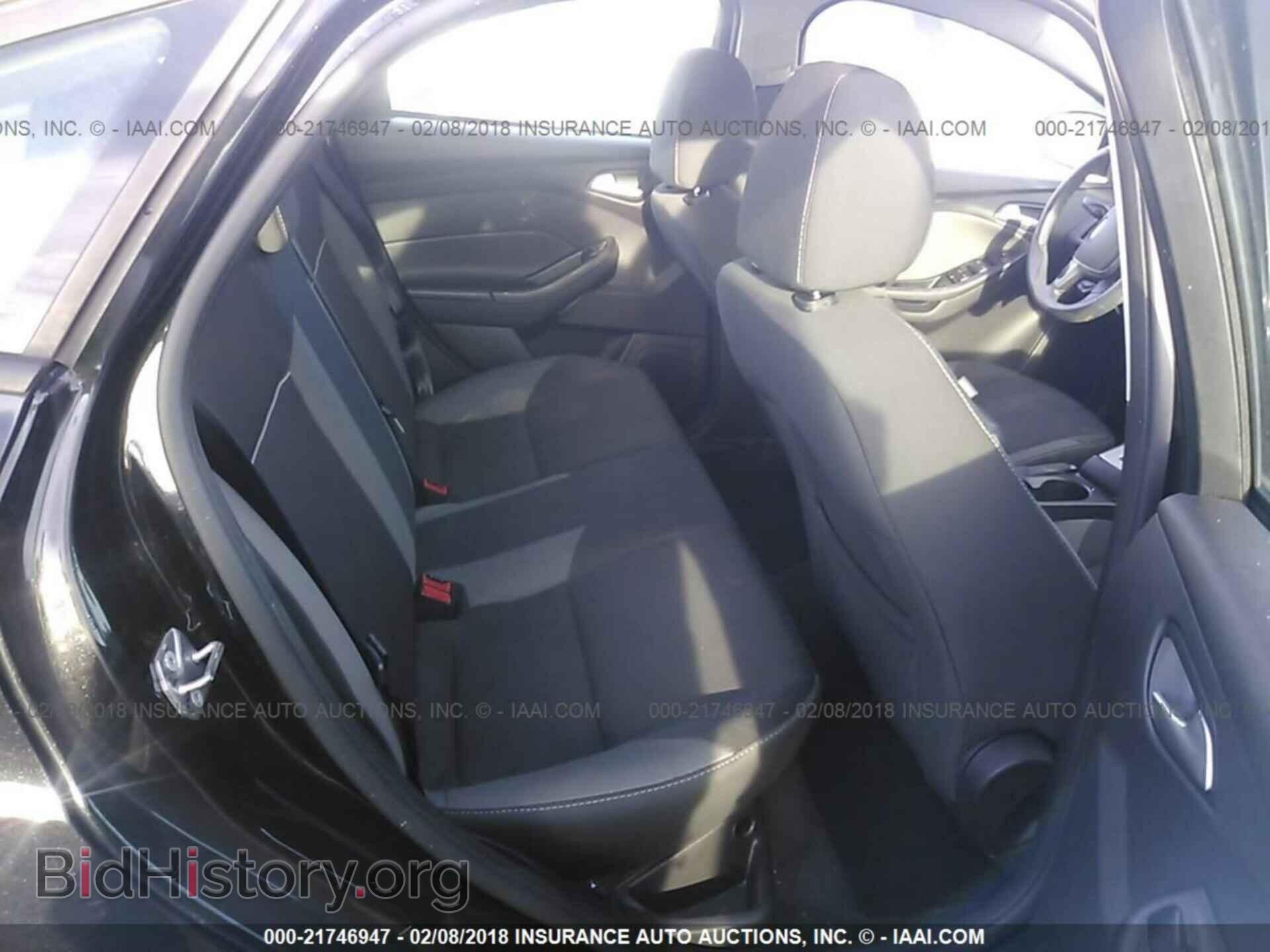 2014 Ford Focus - VIN: 1FADP3F23EL457825 - Photo 8