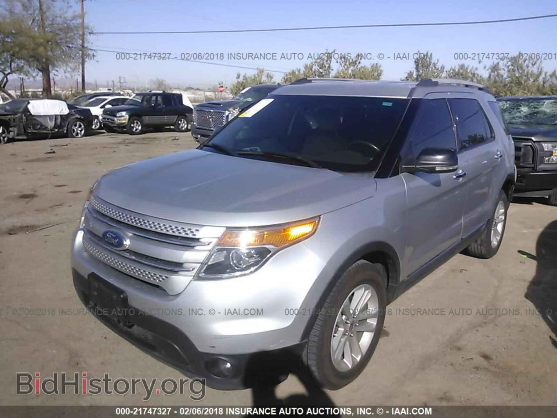 2011 Ford Explorer - VIN: 1FMHK7D85BGA11457 - Фото 2
