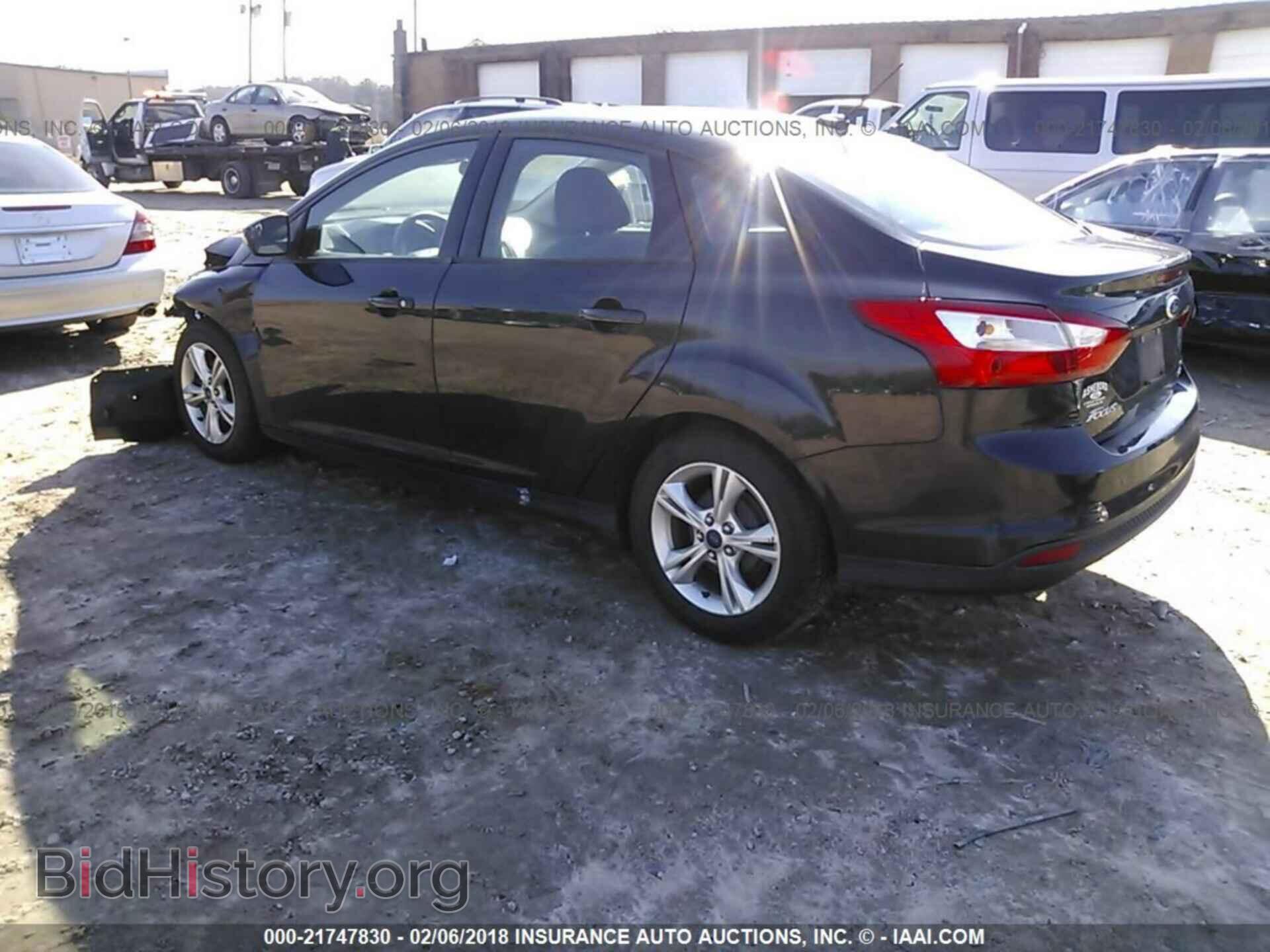 2013 Ford Focus - VIN: 1FADP3F22DL164948 - Photo 3