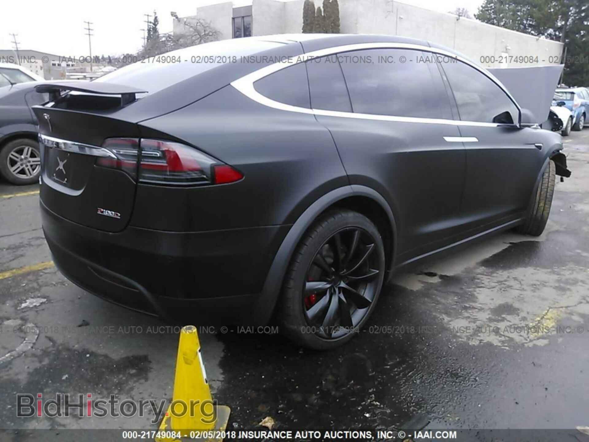 2017 Tesla Model x - VIN: 5YJXCBE40HF050360 - Photo 4