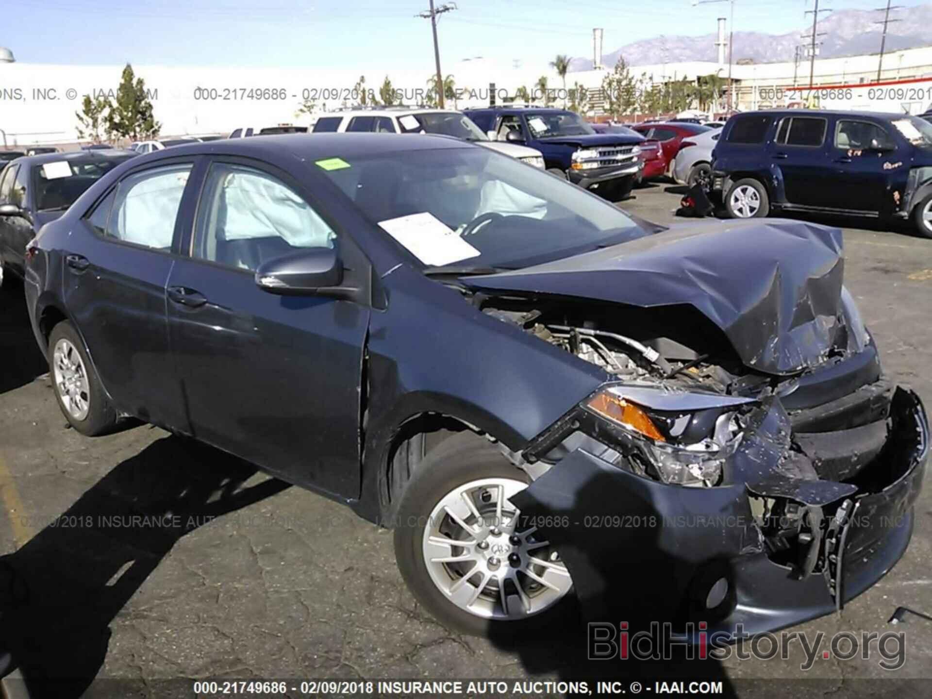 Photo 5YFBURHE8FP305164 - Toyota Corolla 2015