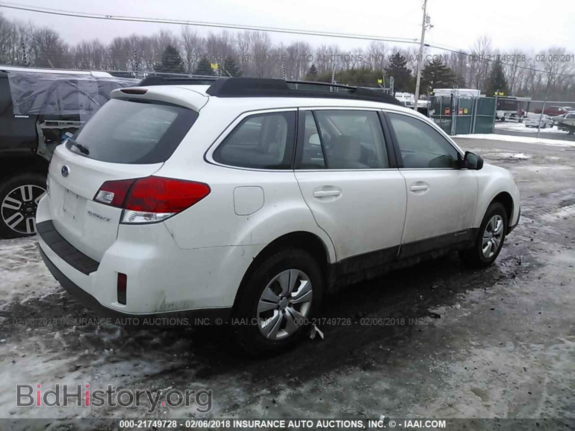 2013 Subaru Outback - VIN: 4S4BRBAC6D3317705 - Photo 4