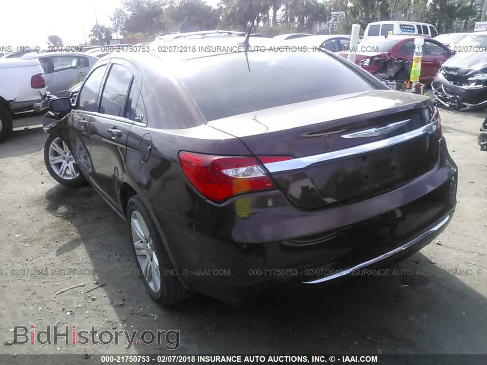 2013 Chrysler 200 - VIN: 1C3CCBBB7DN694424 - Photo 3