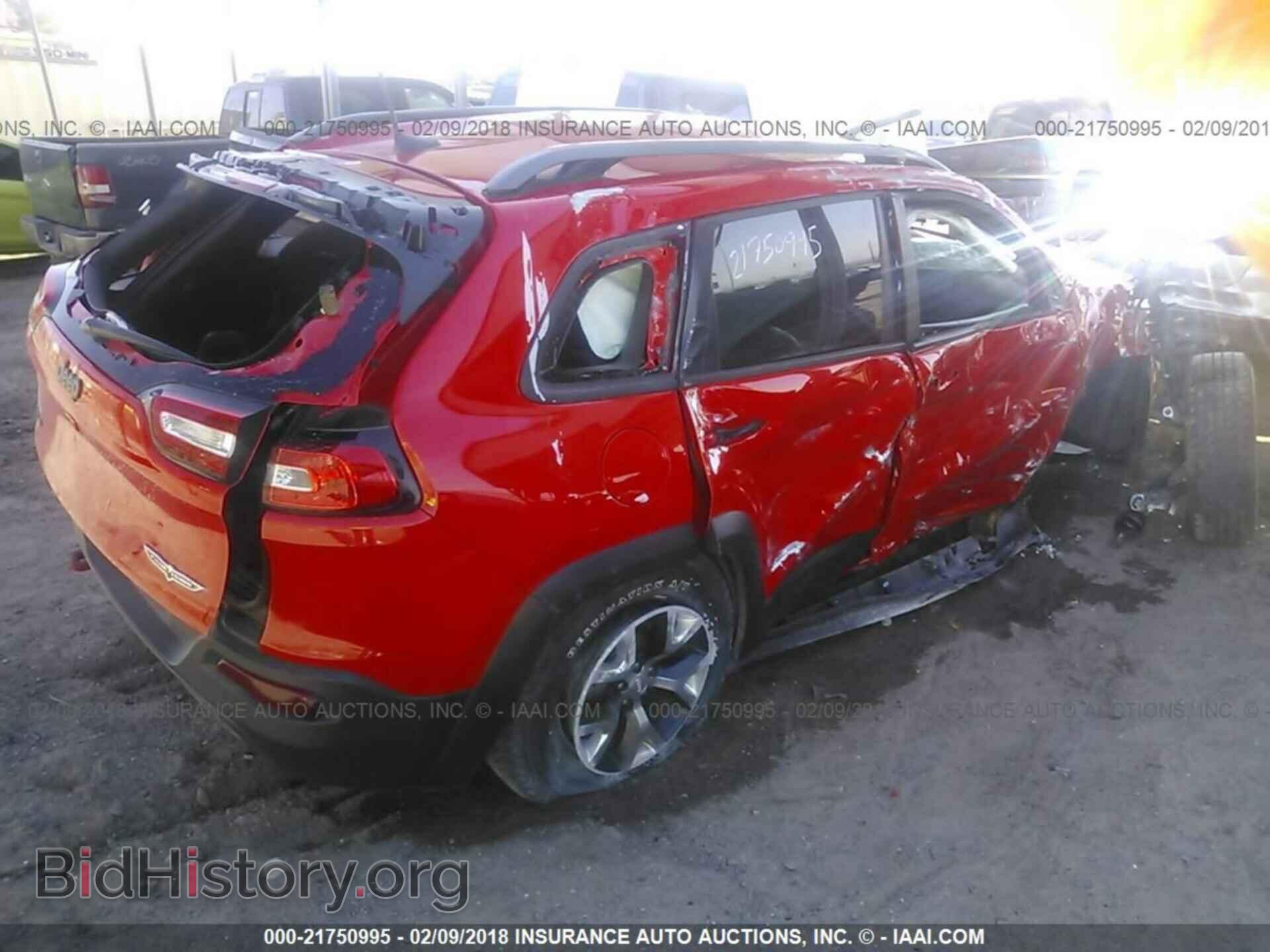 2017 Jeep Cherokee - VIN: 1C4PJMBS8HW632108 - Photo 4