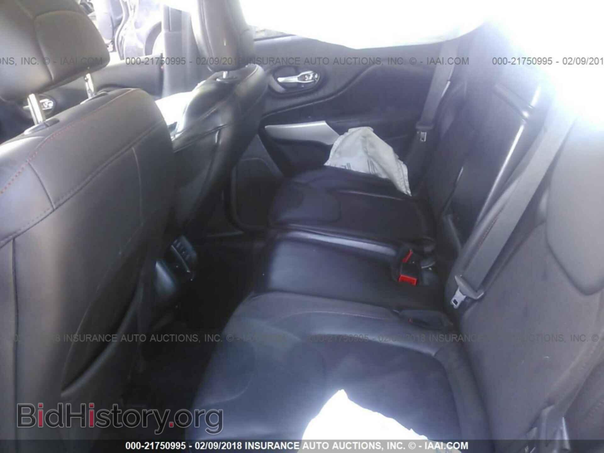 2017 Jeep Cherokee - VIN: 1C4PJMBS8HW632108 - Photo 8