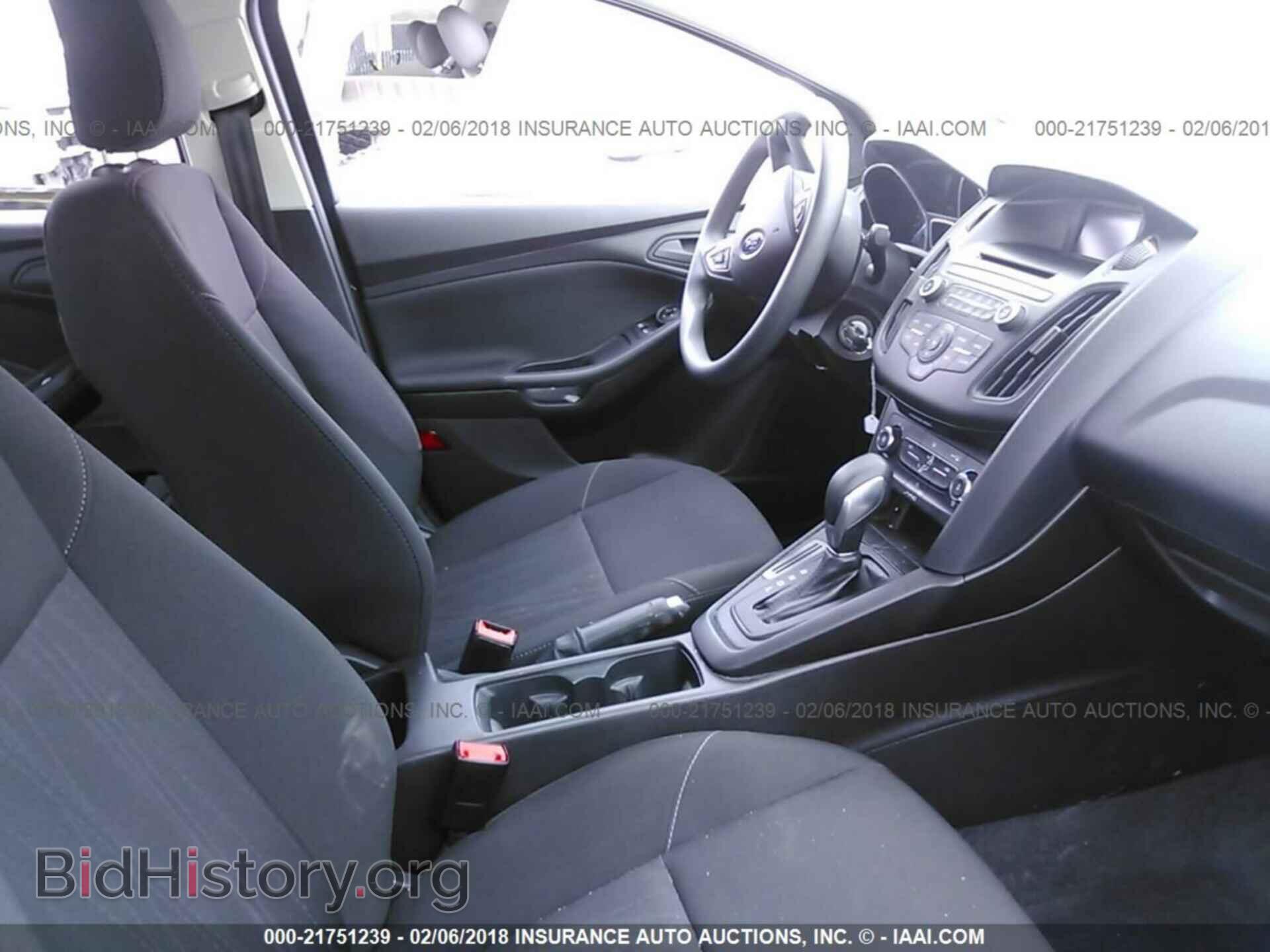 2016 Ford Focus - VIN: 1FADP3E20GL405072 - Photo 5