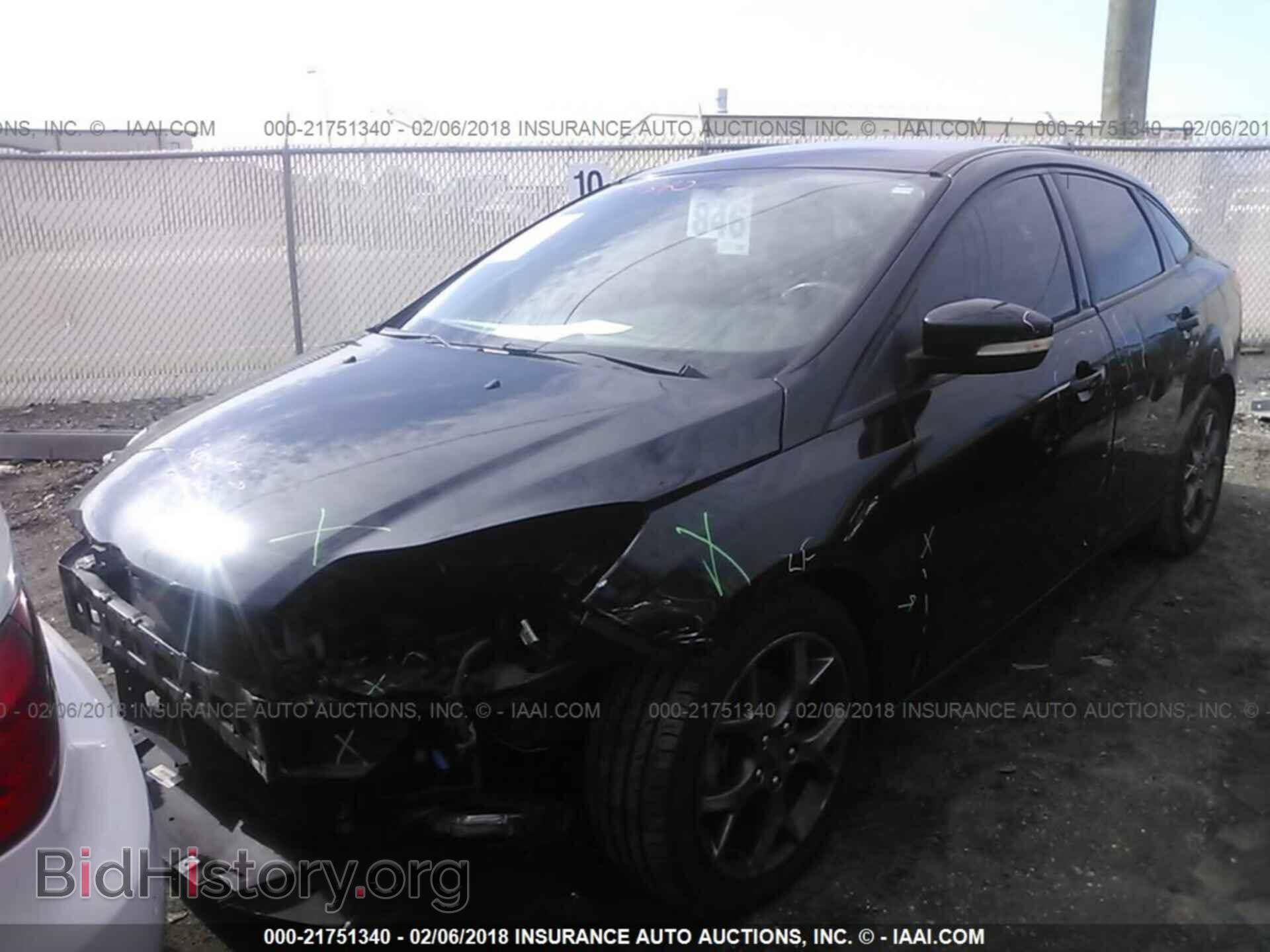 2013 Ford Focus - VIN: 1FADP3F2XDL266370 - Photo 2