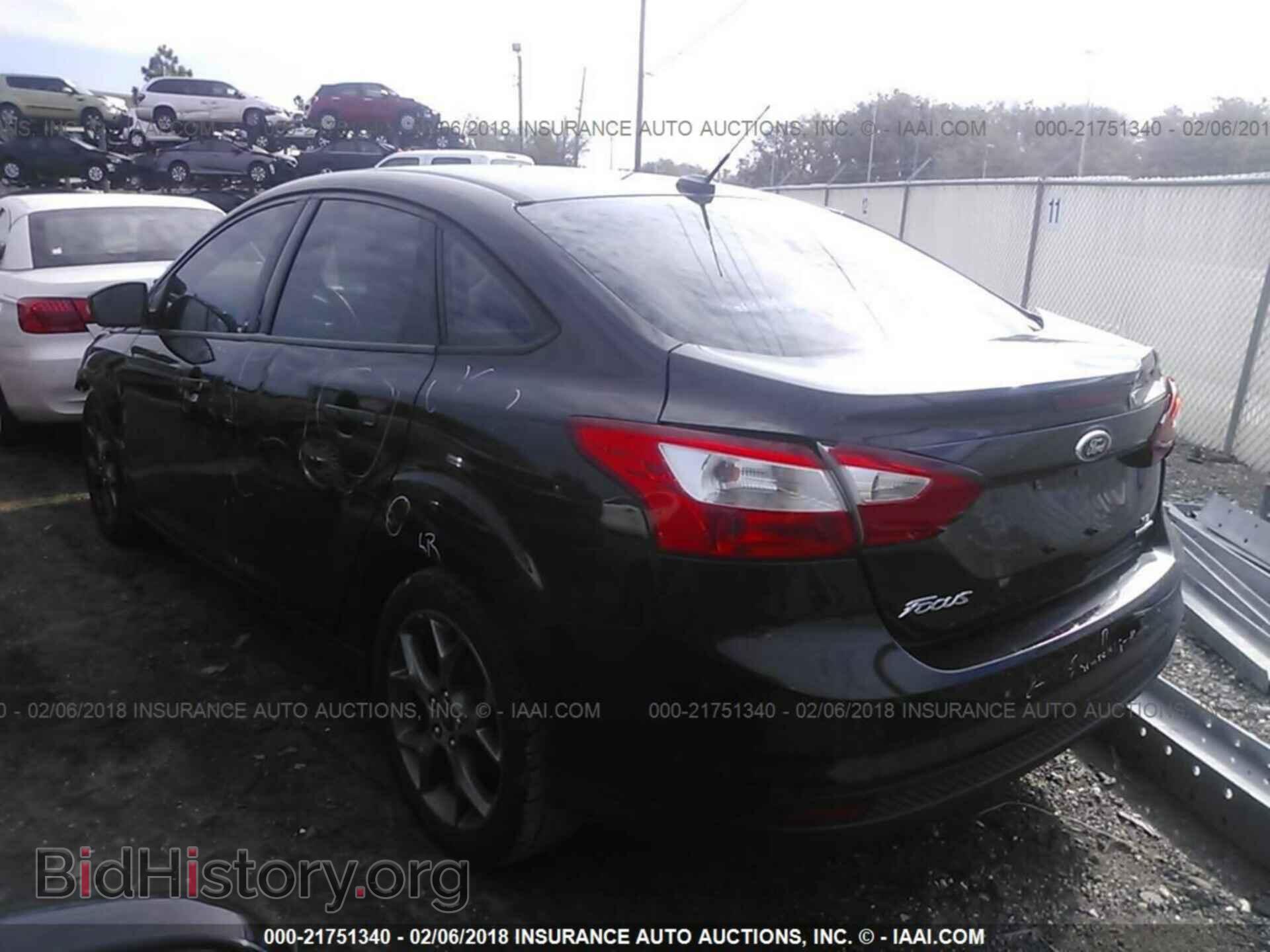 2013 Ford Focus - VIN: 1FADP3F2XDL266370 - Photo 3