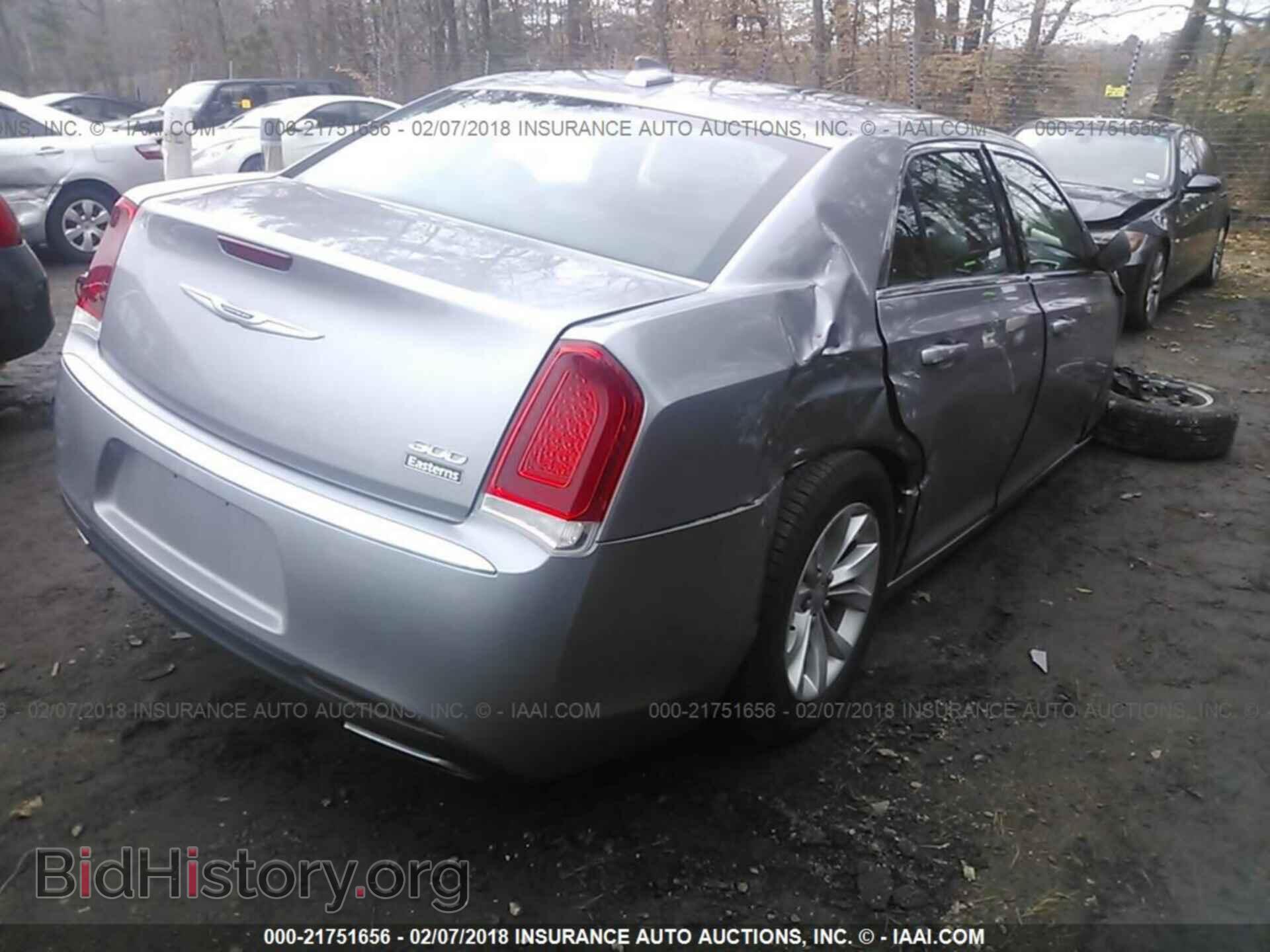2016 Chrysler 300 - VIN: 2C3CCAAG9GH268433 - Фото 4