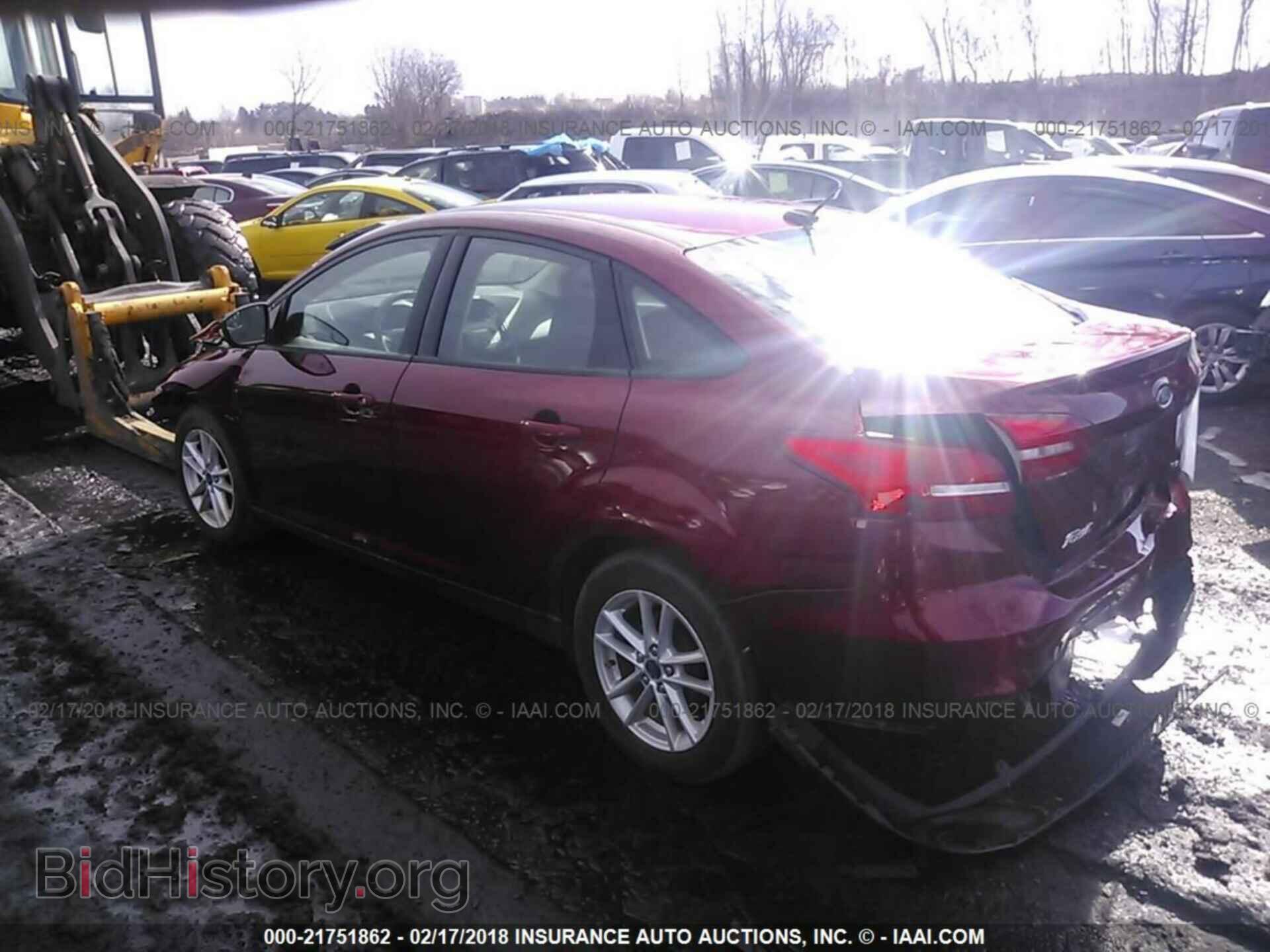2016 Ford Focus - VIN: 1FADP3F22GL308809 - Photo 3