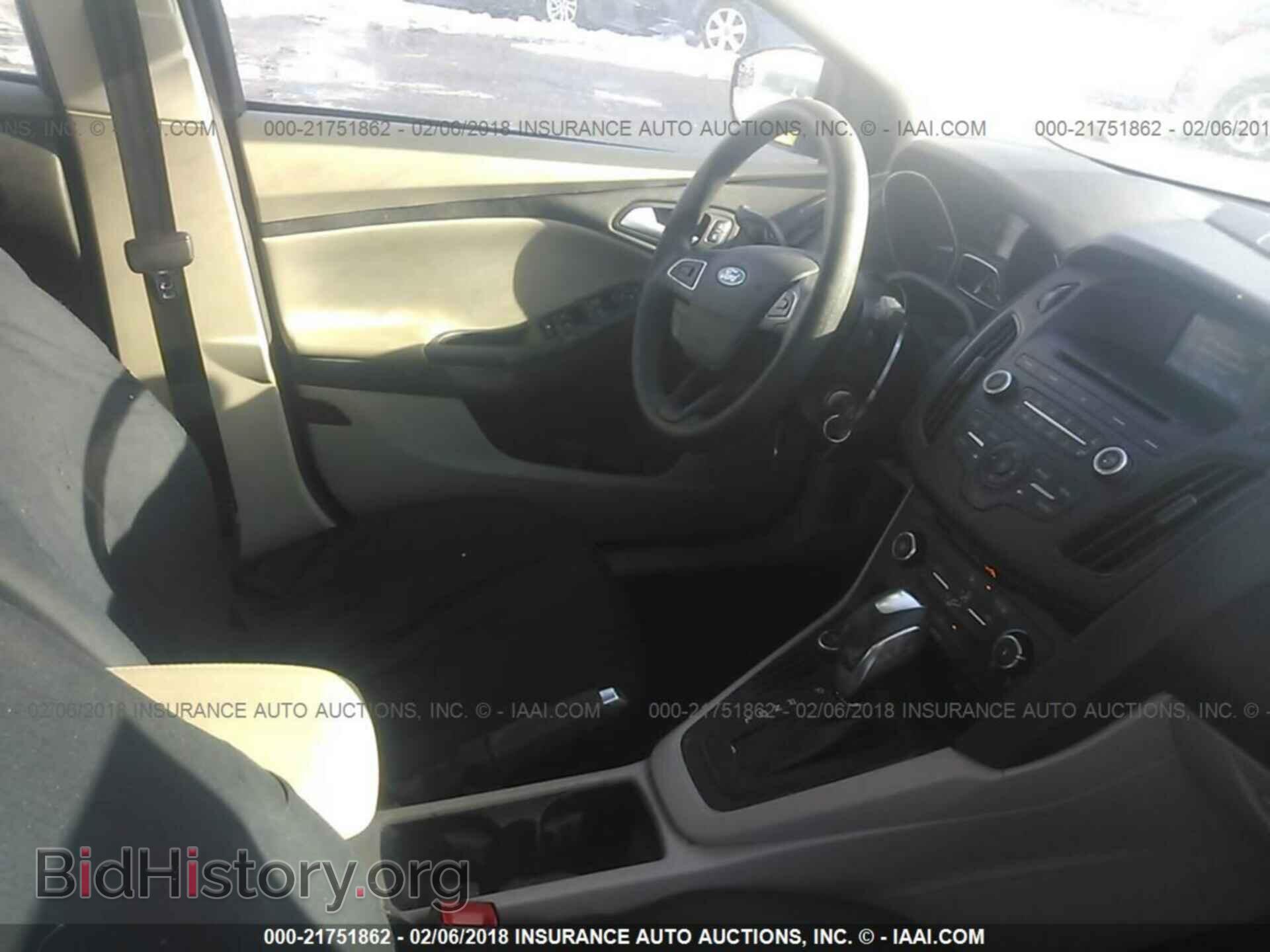 2016 Ford Focus - VIN: 1FADP3F22GL308809 - Photo 5