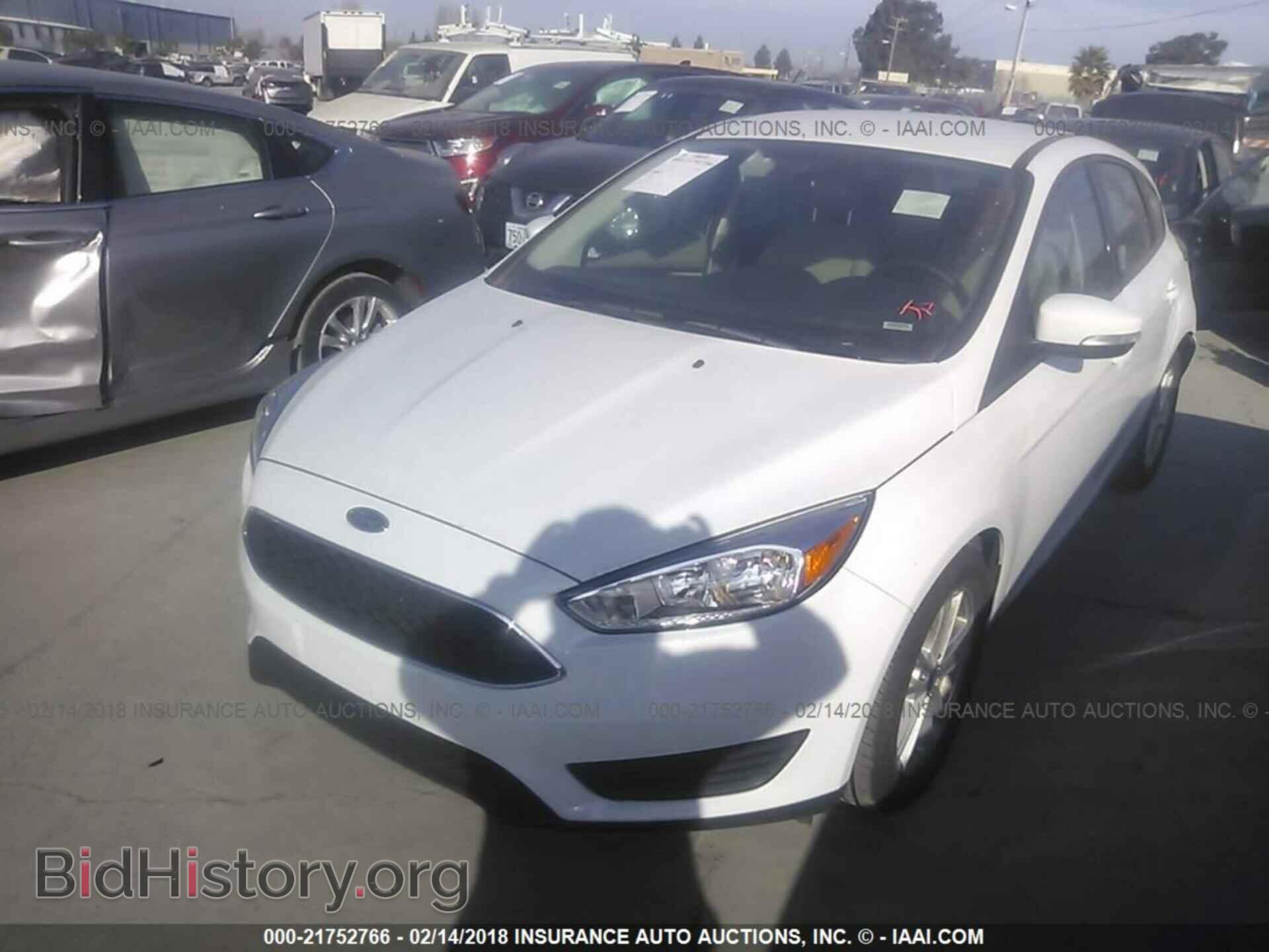 2017 Ford Focus - VIN: 1FADP3K25HL248029 - Photo 2