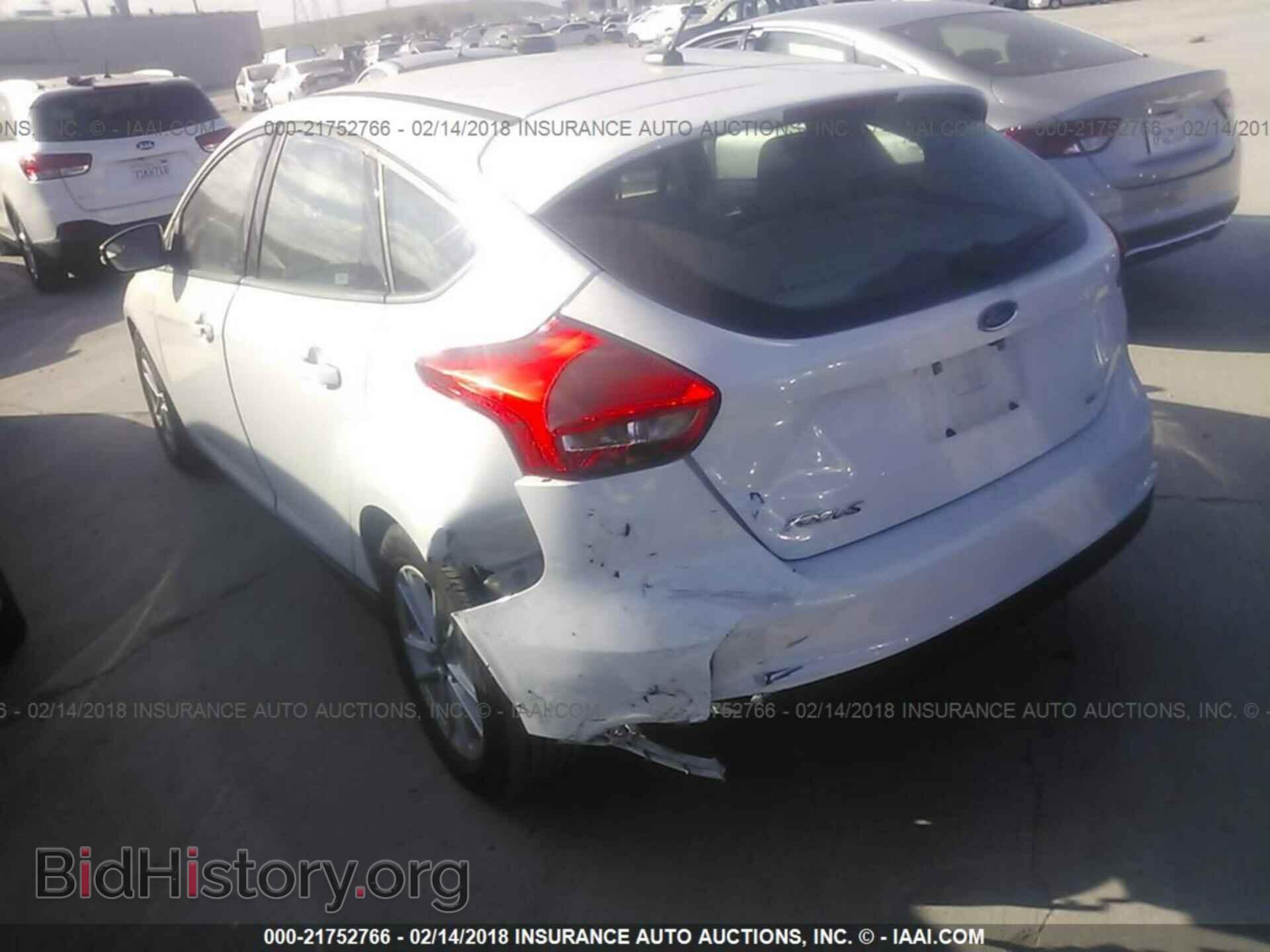 2017 Ford Focus - VIN: 1FADP3K25HL248029 - Photo 3