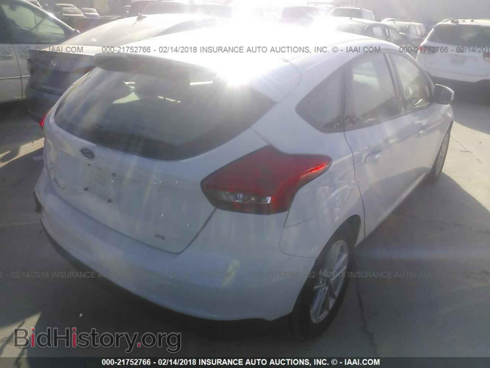 2017 Ford Focus - VIN: 1FADP3K25HL248029 - Photo 4
