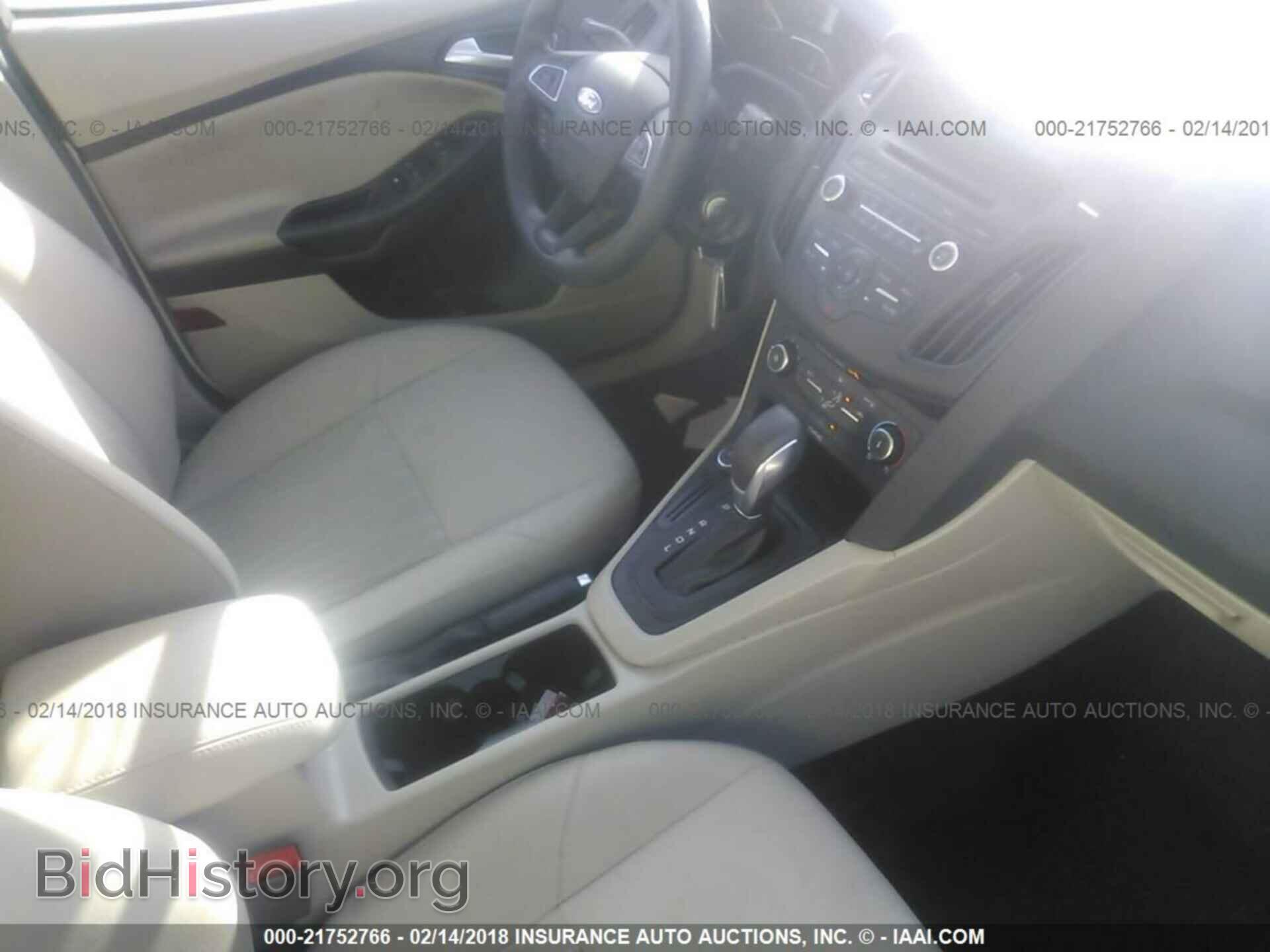 2017 Ford Focus - VIN: 1FADP3K25HL248029 - Photo 5