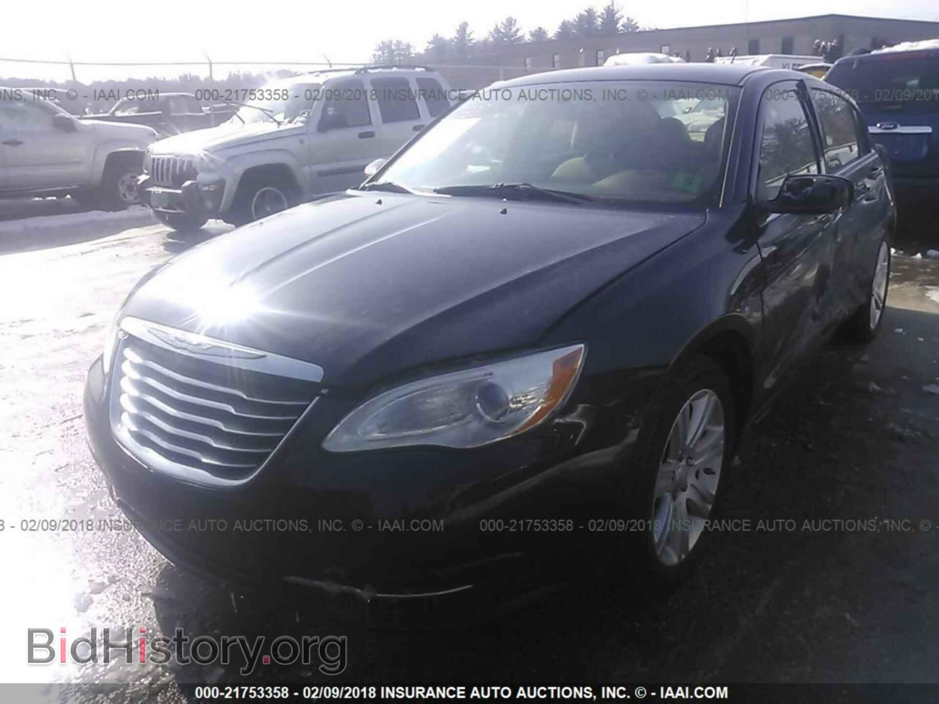 2012 Chrysler 200 - VIN: 1C3CCBBB3CN300402 - Фото 2