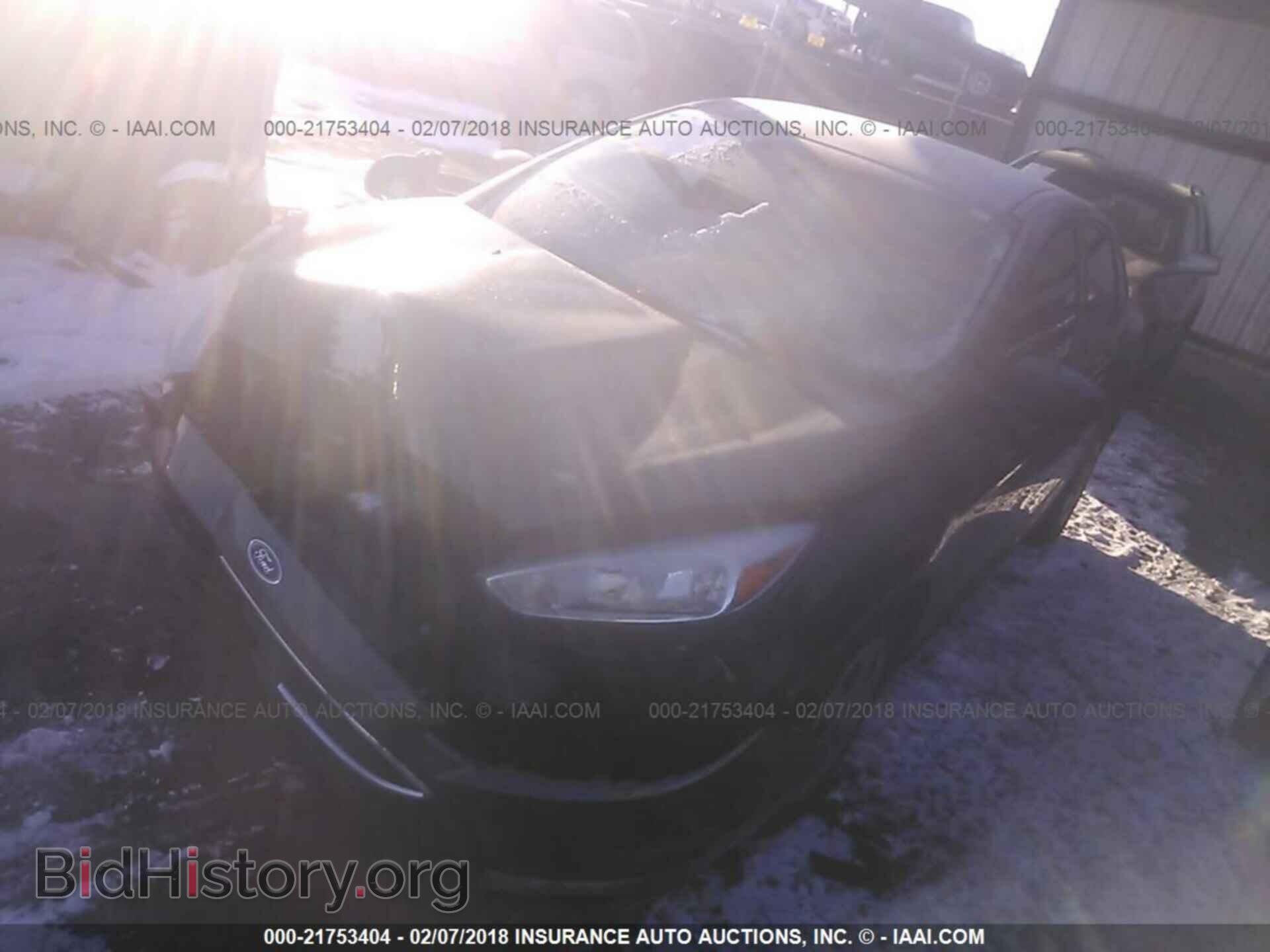 2017 Ford Focus - VIN: 1FADP3E29HL222710 - Photo 2