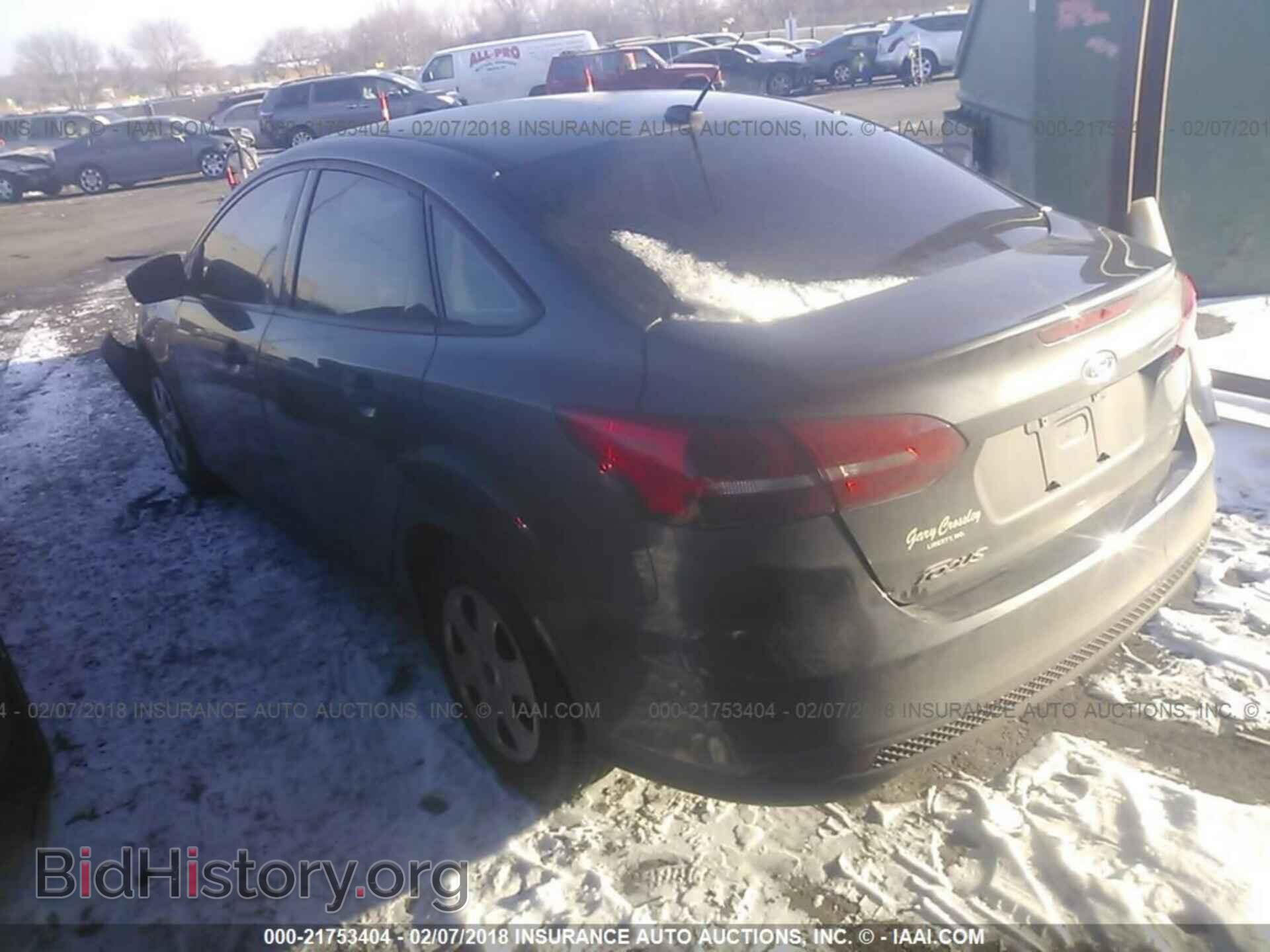 2017 Ford Focus - VIN: 1FADP3E29HL222710 - Photo 3