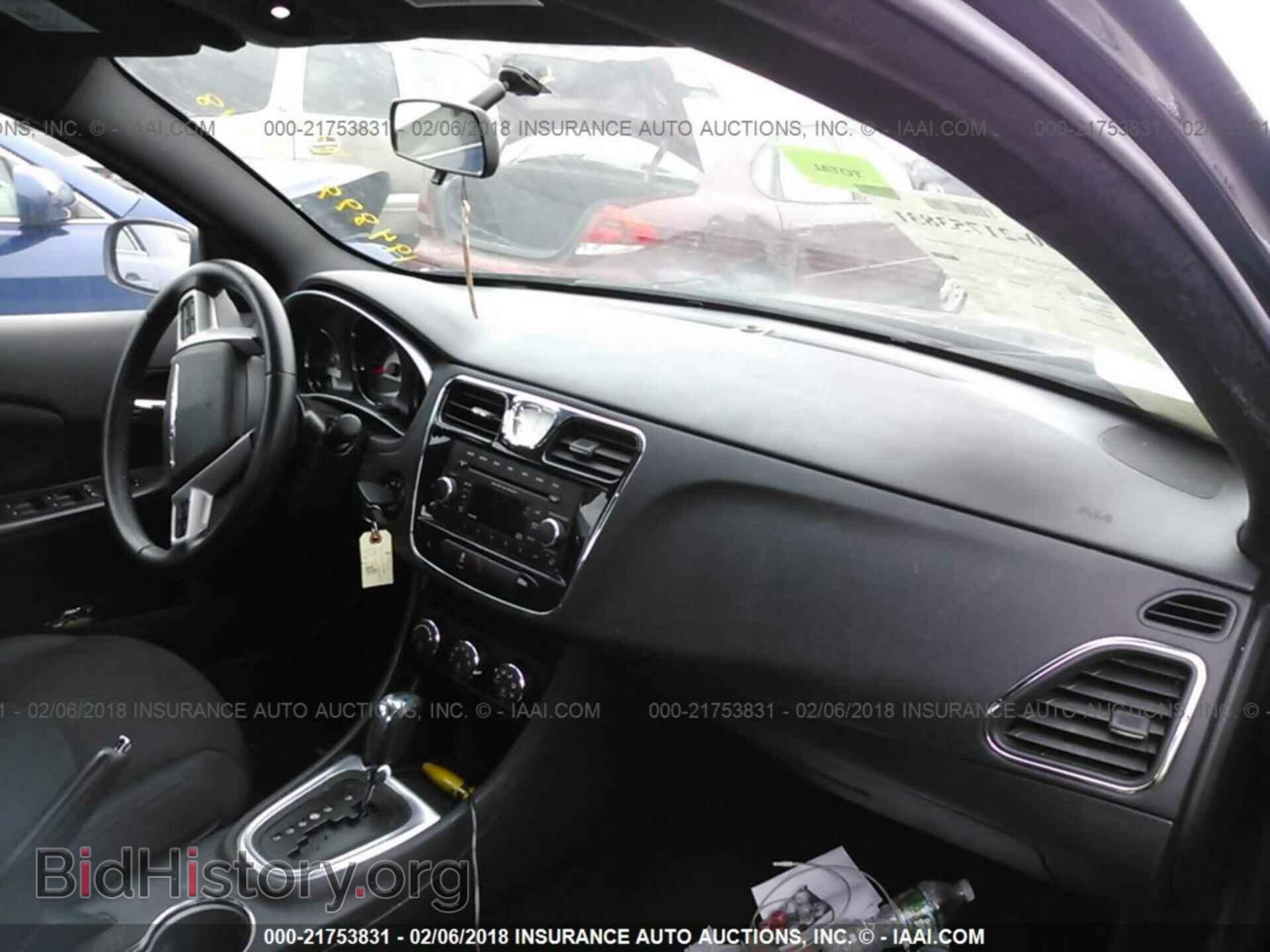 2014 Chrysler 200 - VIN: 1C3CCBBB6EN194899 - Photo 5