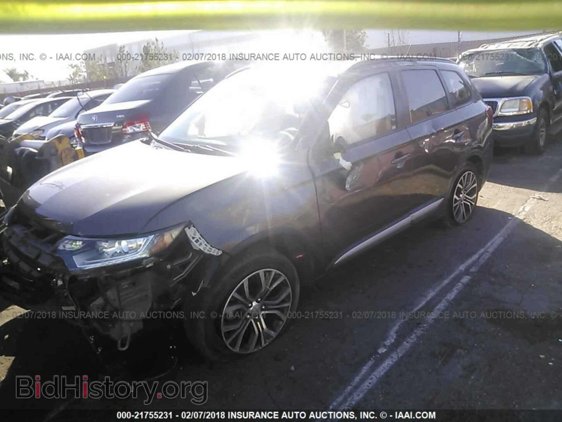 2016 Mitsubishi Outlander - VIN: JA4AD3A39GZ009573 - Фото 2