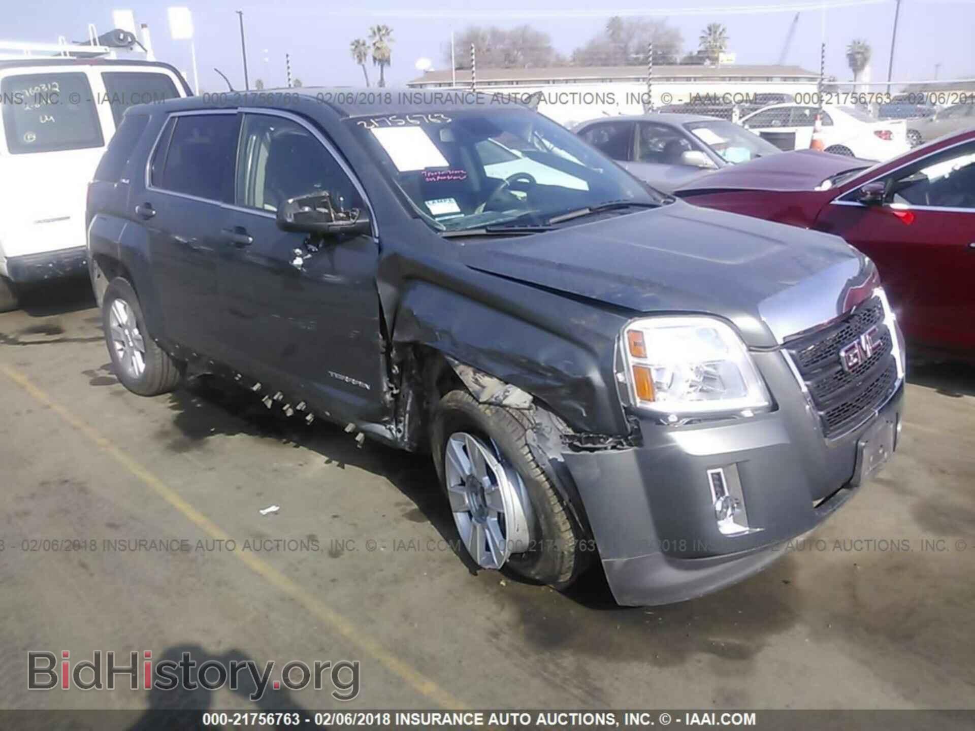 Фотография 2GKALMEK4D6352545 - Gmc Terrain 2013