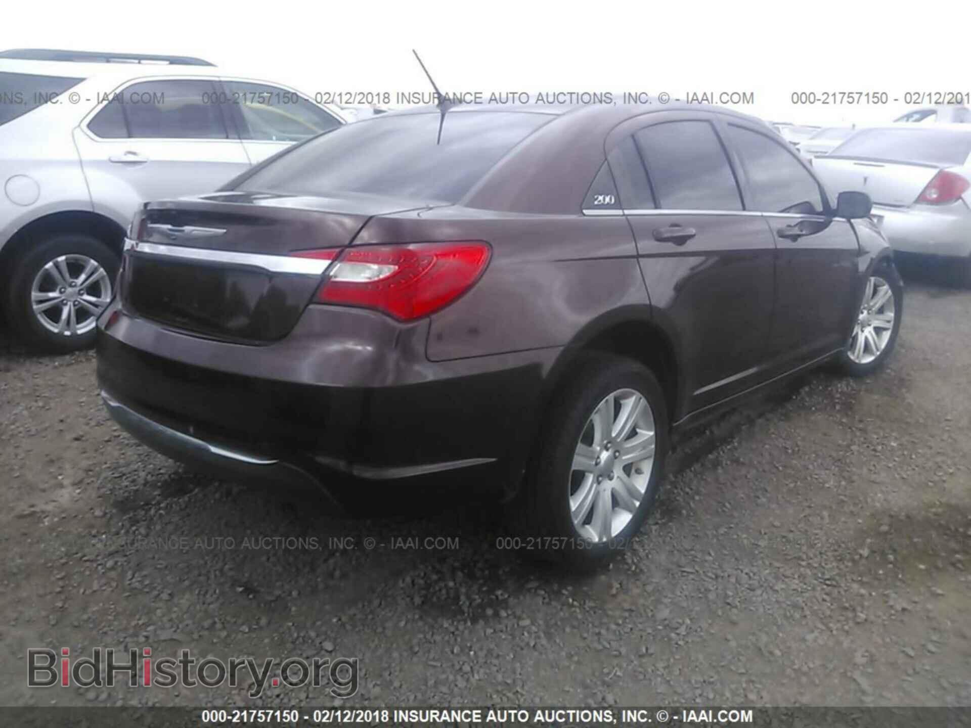 2013 Chrysler 200 - VIN: 1C3CCBAB2DN647237 - Photo 4