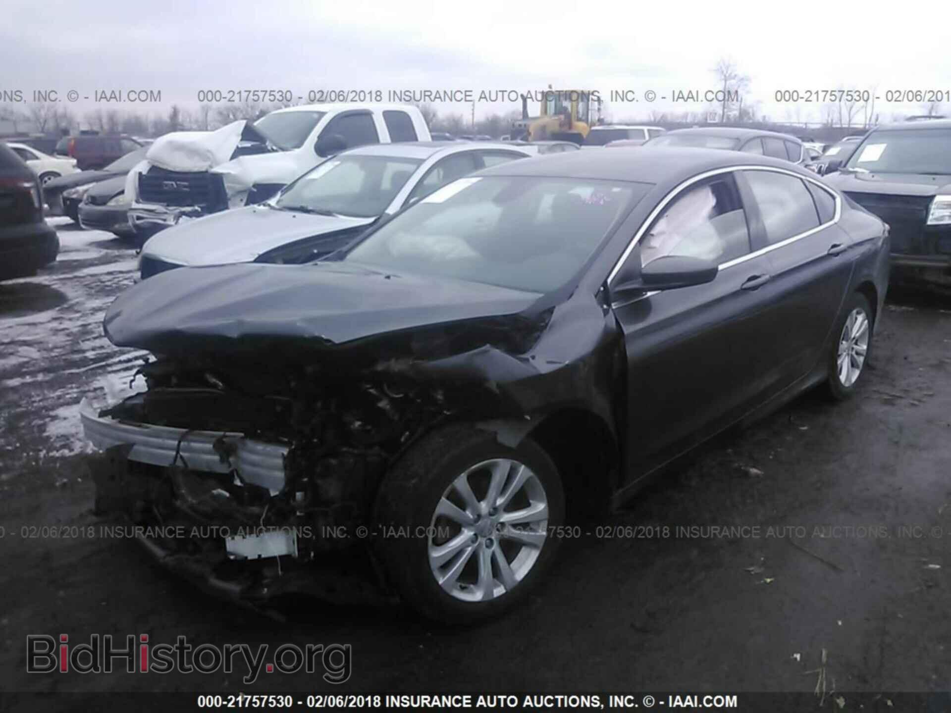 2015 Chrysler 200 - VIN: 1C3CCCAB0FN633250 - Photo 2