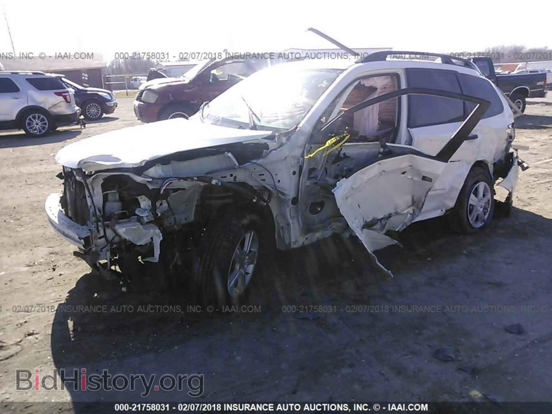 2011 Subaru Forester - VIN: JF2SHBBC9BH744755 - Фото 2