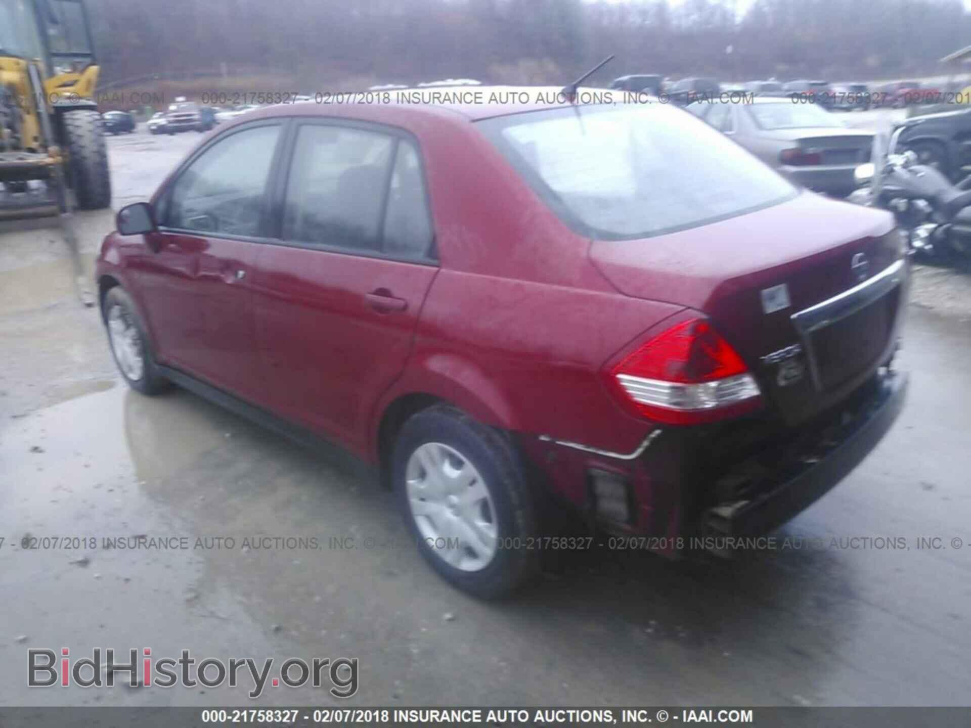 2011 Nissan Versa - VIN: 3N1BC1AP9BL420088 - Фото 3