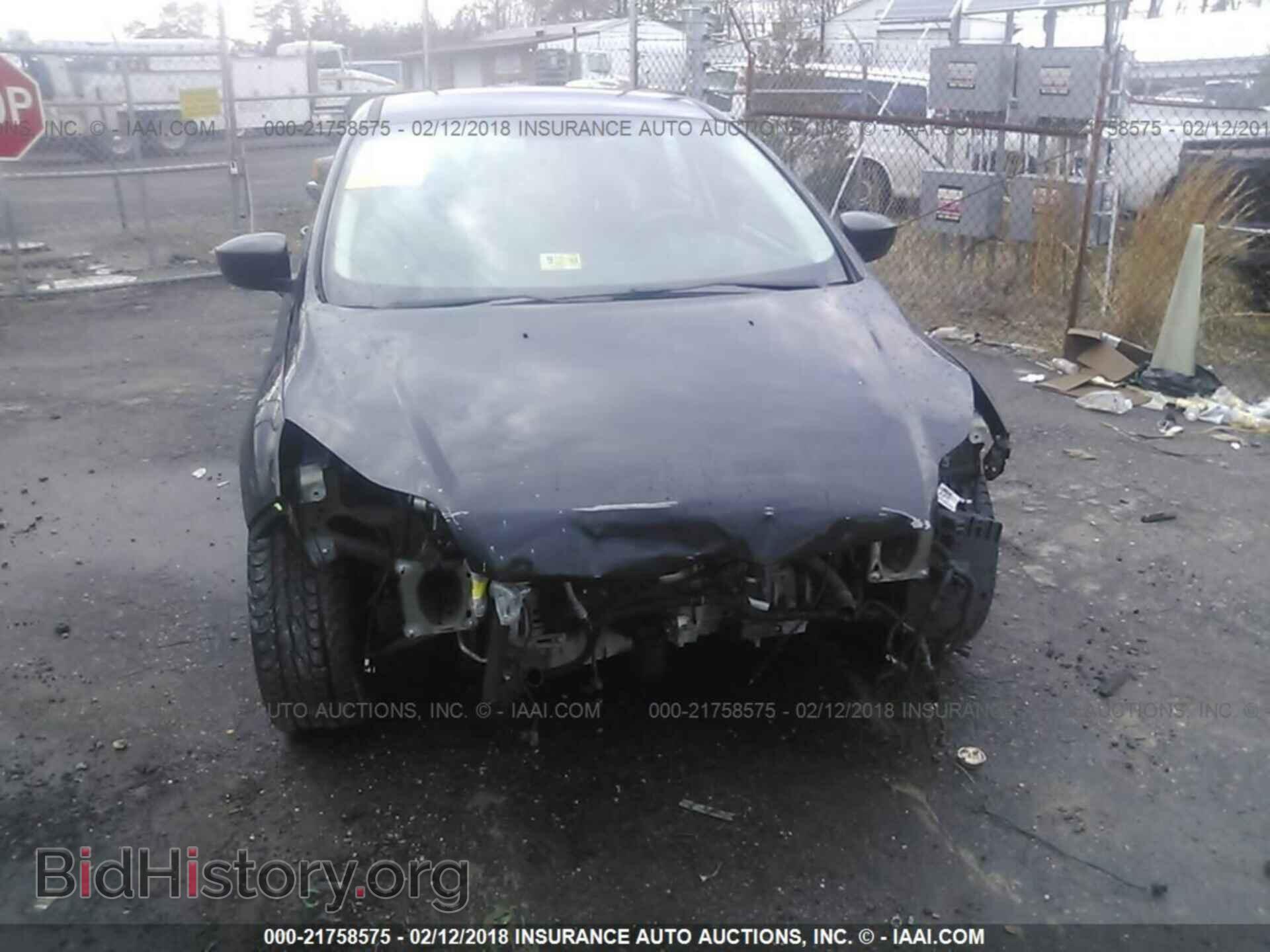 2012 Ford Focus - VIN: 1FAHP3F28CL148205 - Photo 6