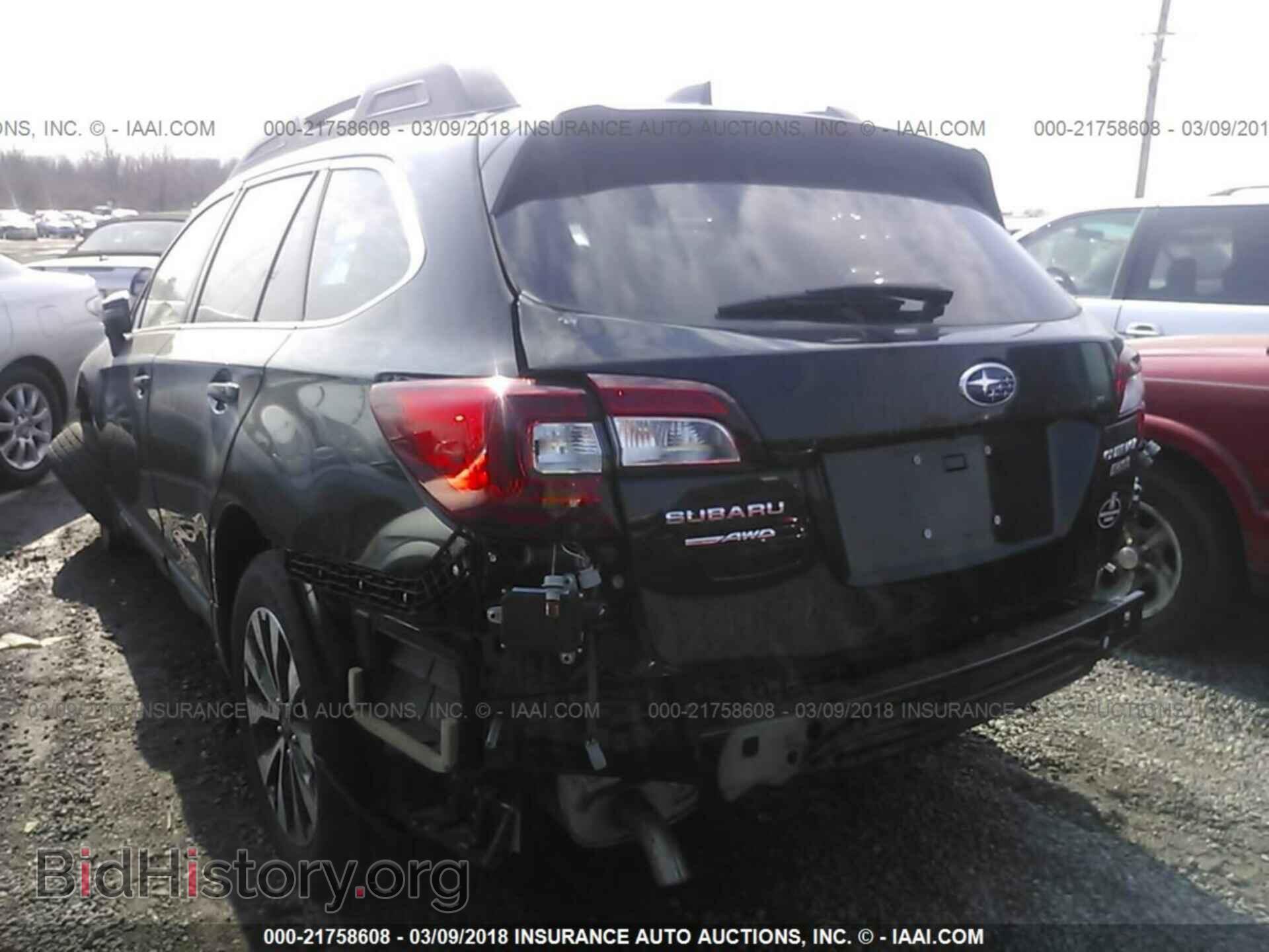 2017 Subaru Outback - VIN: 4S4BSANC6H3399935 - Фото 3