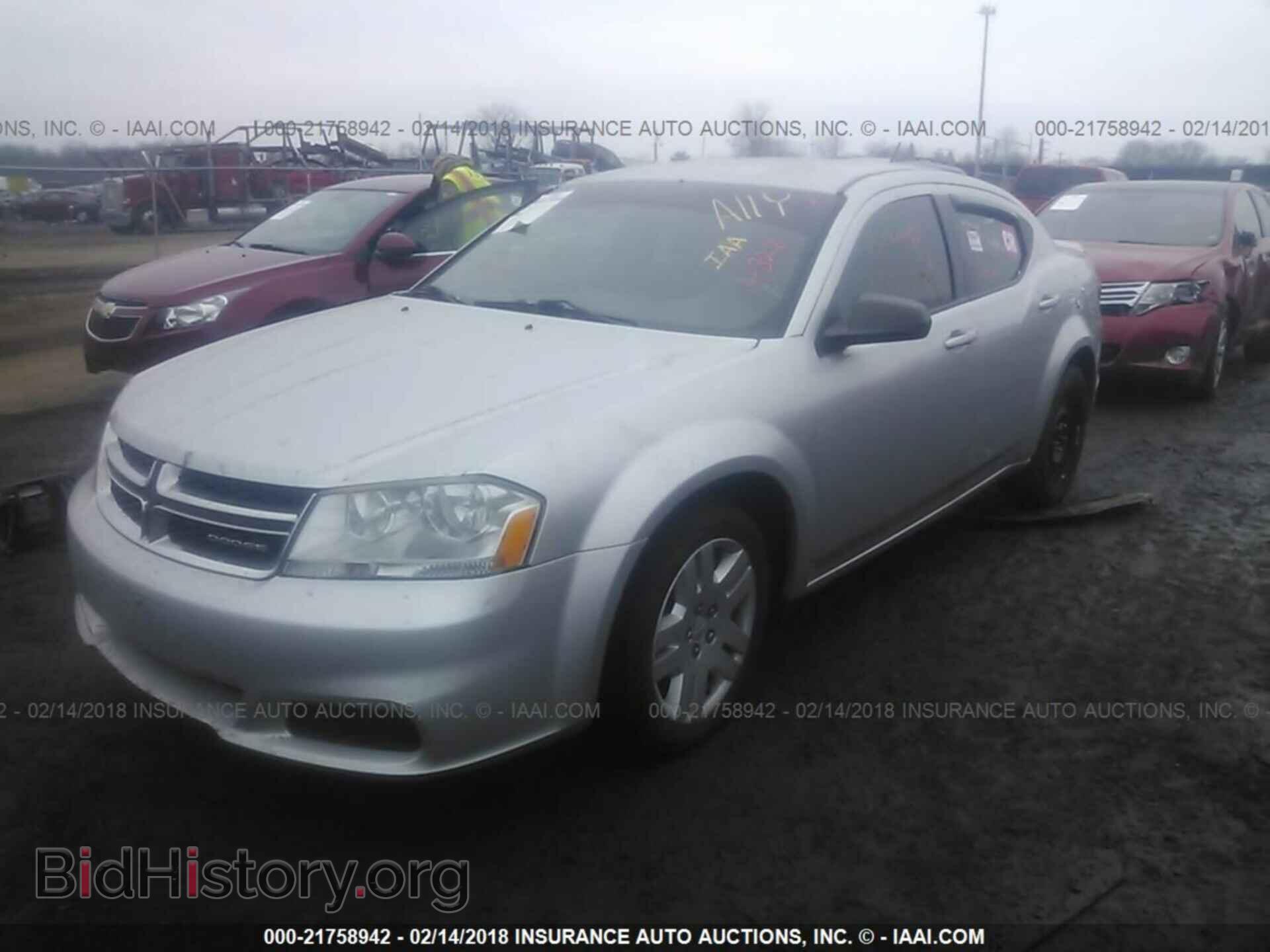 2011 Dodge Avenger - VIN: 1B3BD4FBXBN624828 - Фото 2
