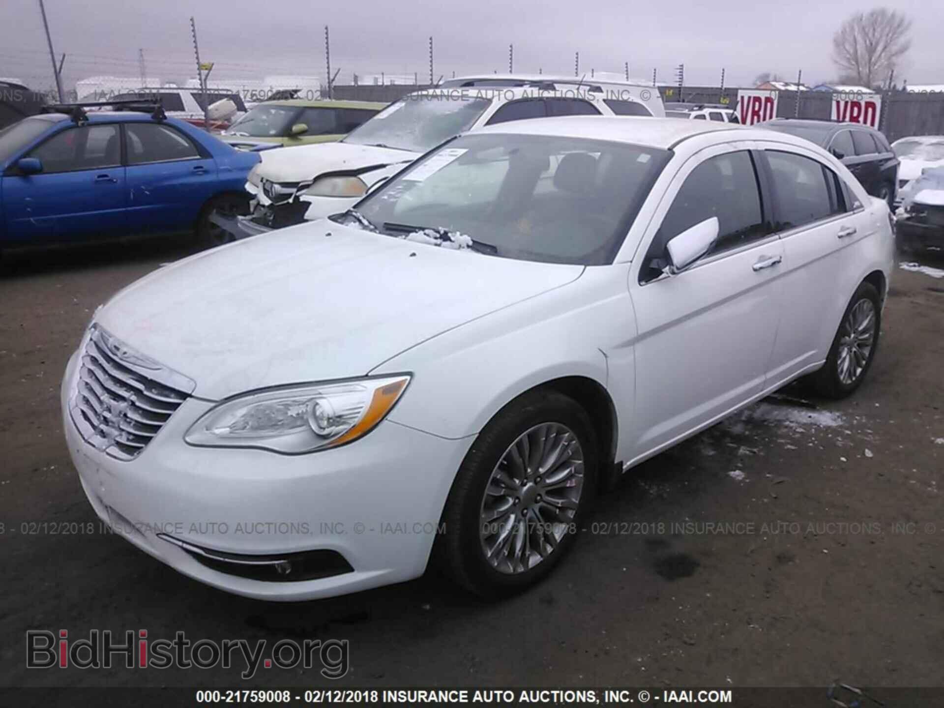 2013 Chrysler 200 - VIN: 1C3CCBCG8DN514054 - Photo 2