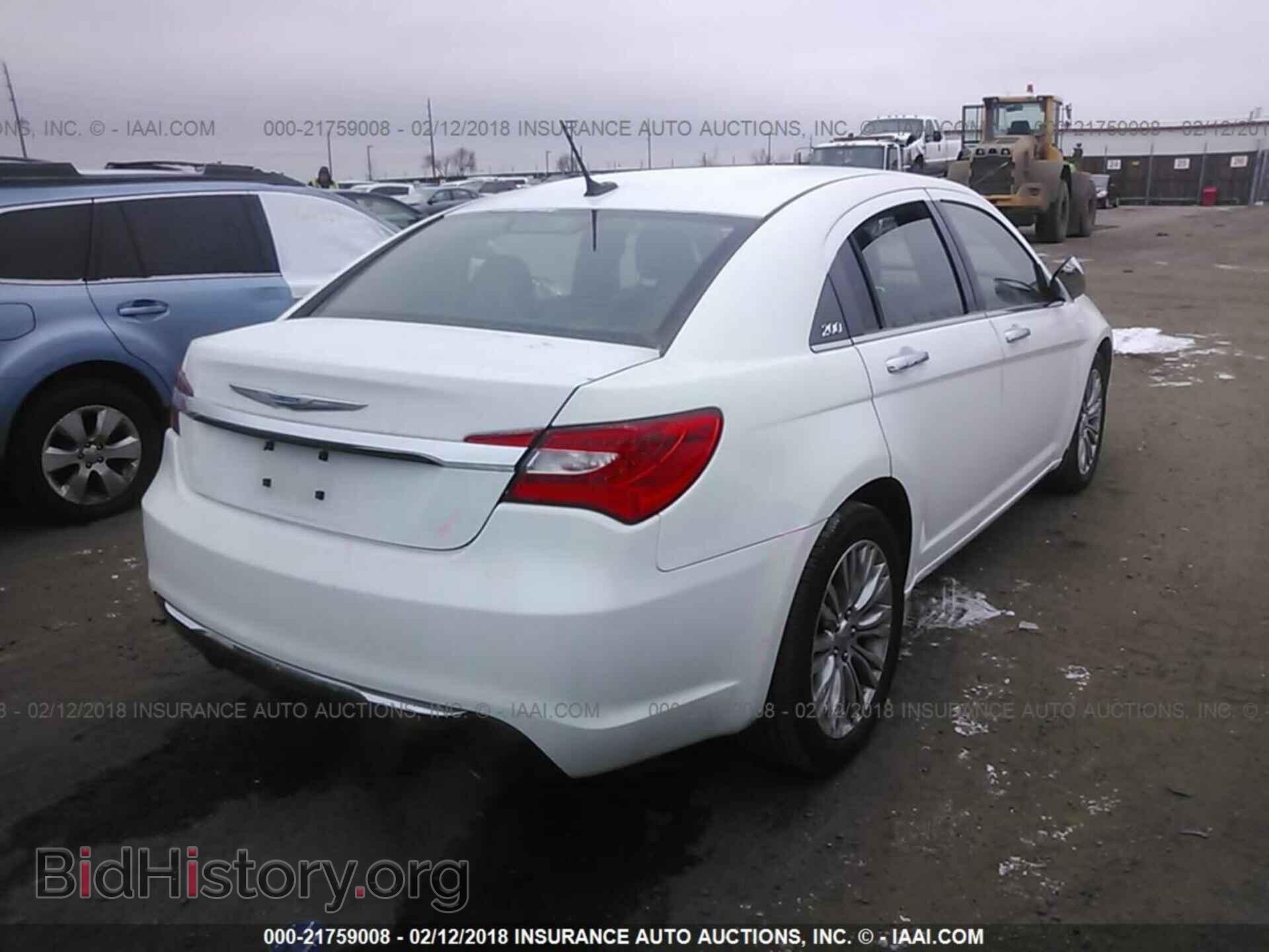 2013 Chrysler 200 - VIN: 1C3CCBCG8DN514054 - Photo 4